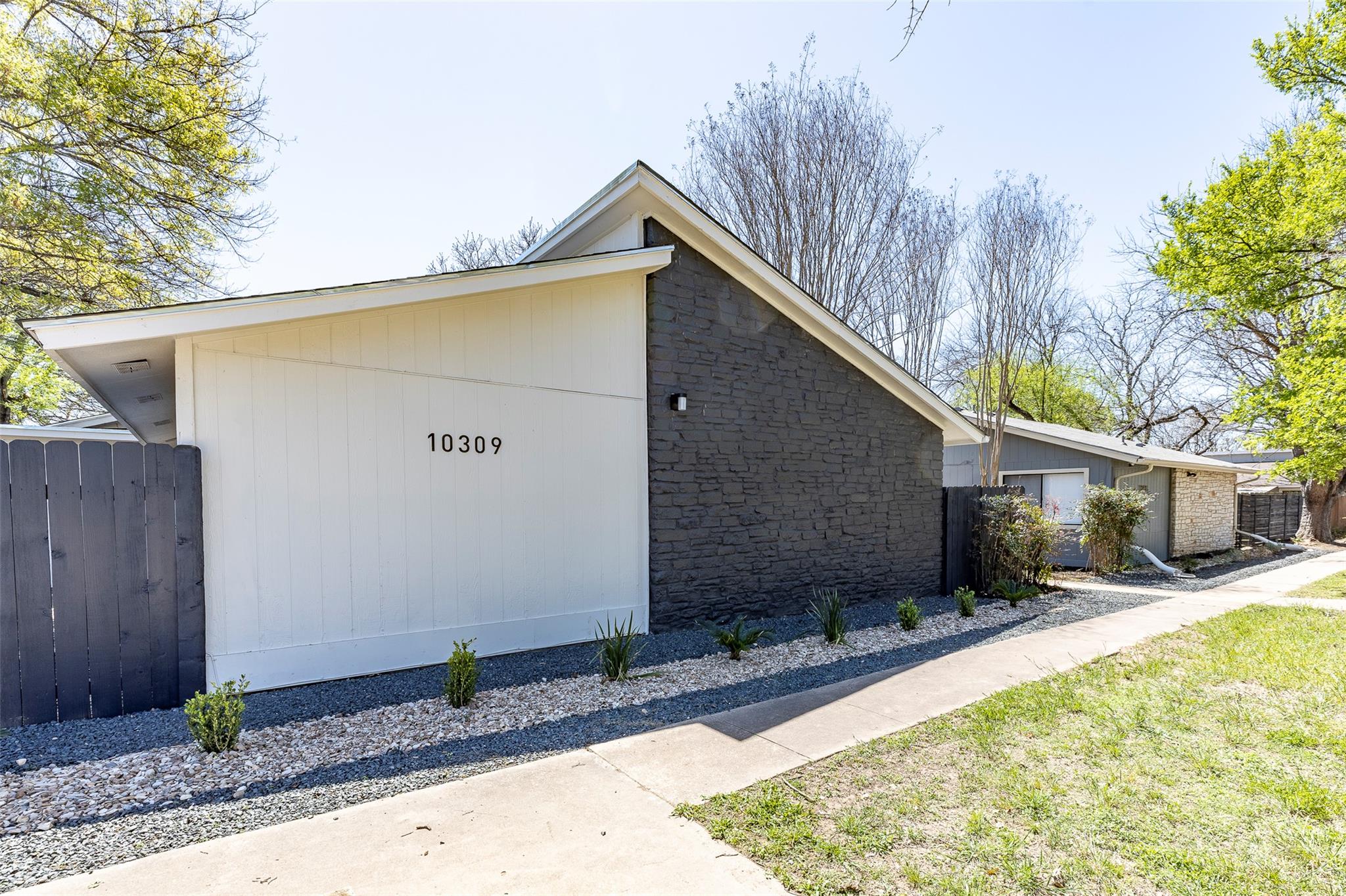 10309 Burmaster Ln Property Photo 1