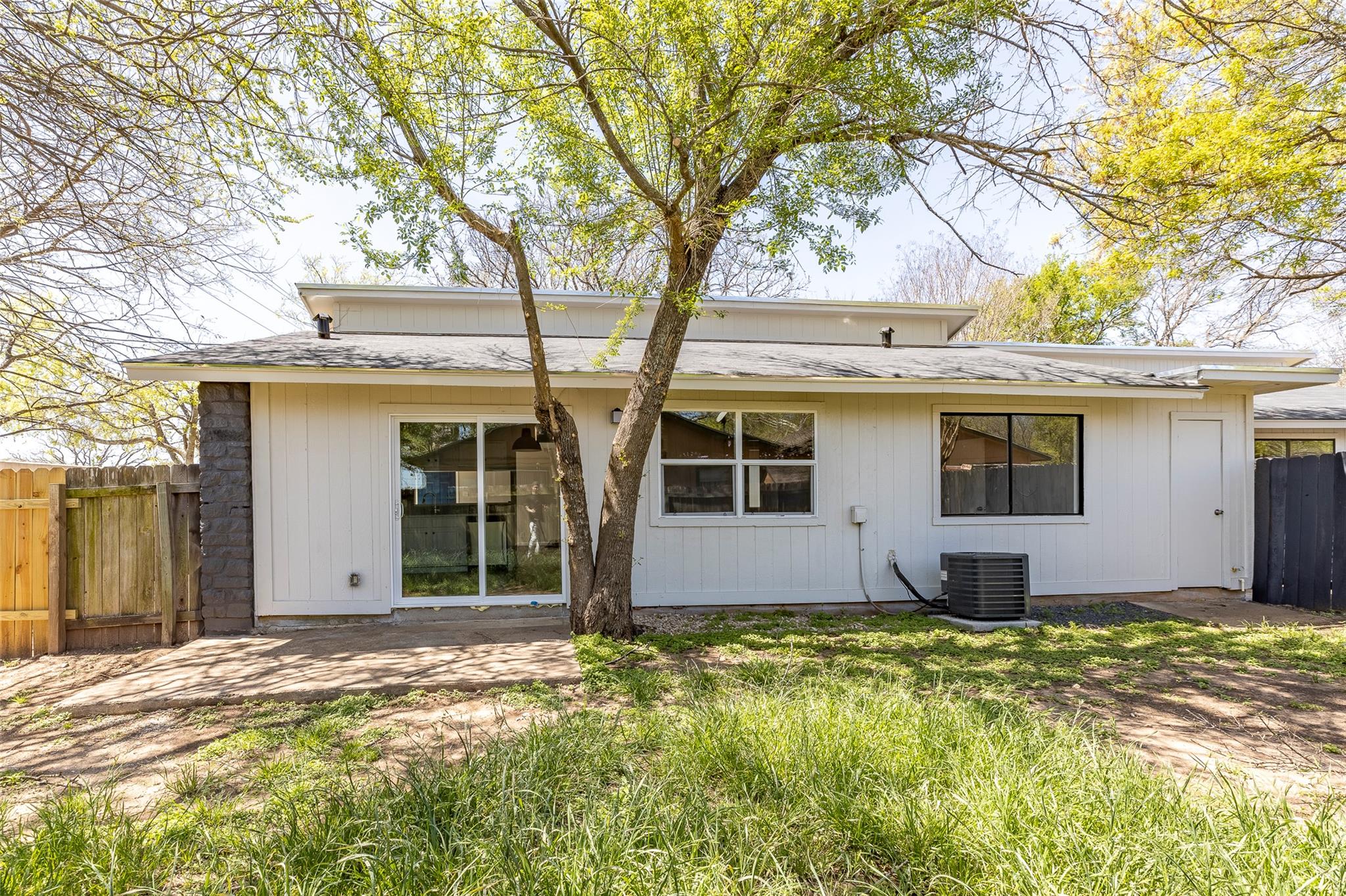 10309 Burmaster Ln Property Photo 4