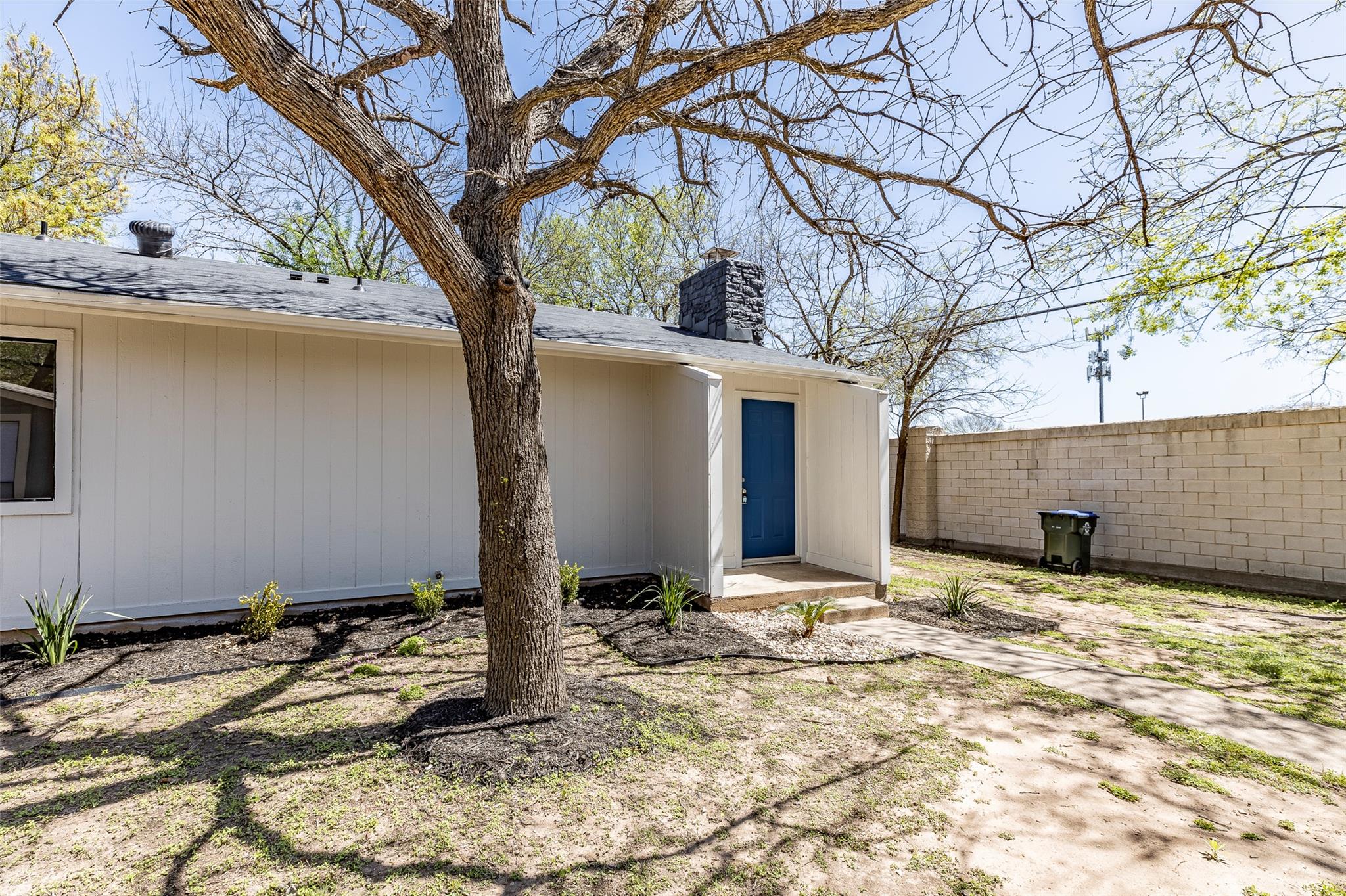 10309 Burmaster Ln Property Photo 5