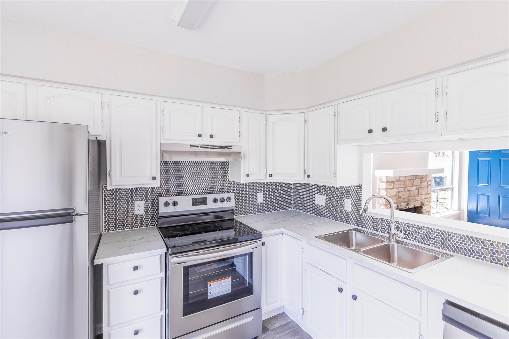 10309 Burmaster Ln Property Photo 12