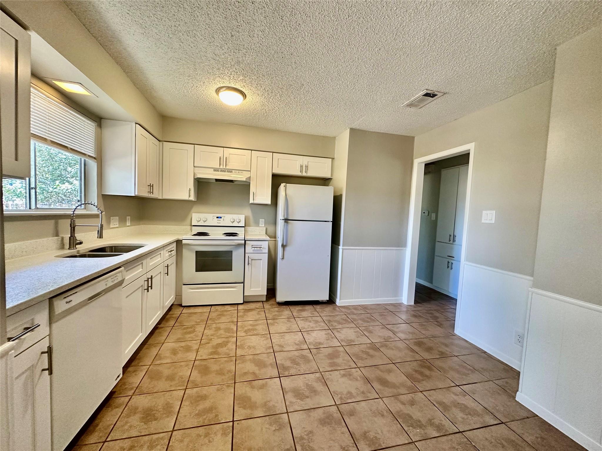 12310 Willow Wild Dr #b Property Photo 10