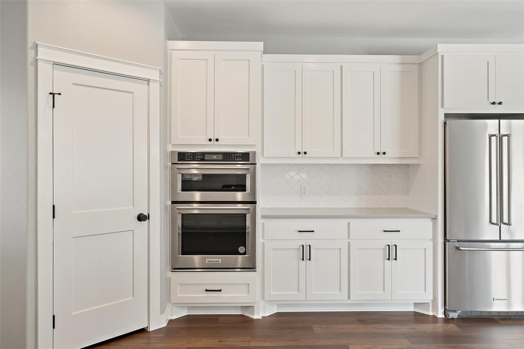 705a Sloan St Property Photo 18