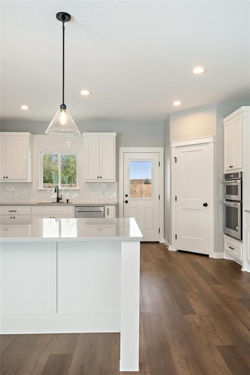 705a Sloan St Property Photo 21