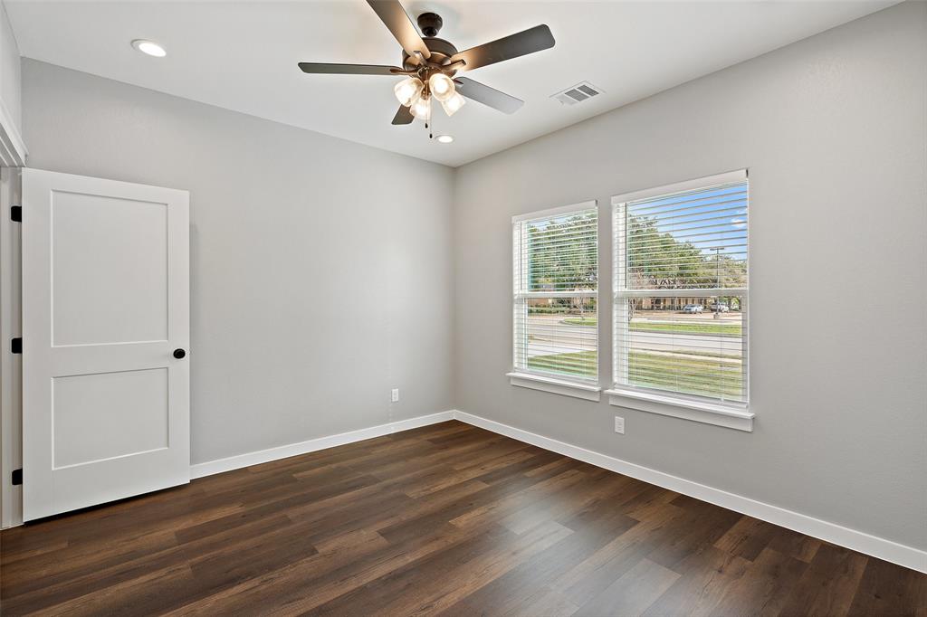 705a Sloan St Property Photo 25