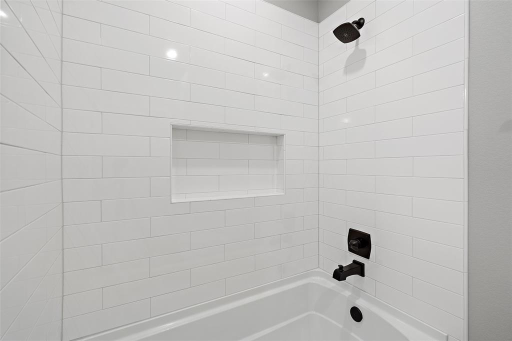 705a Sloan St Property Photo 29