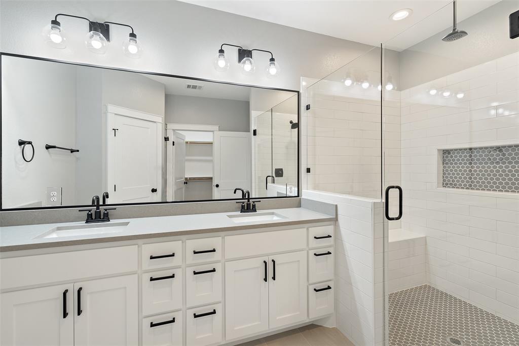 705a Sloan St Property Photo 34