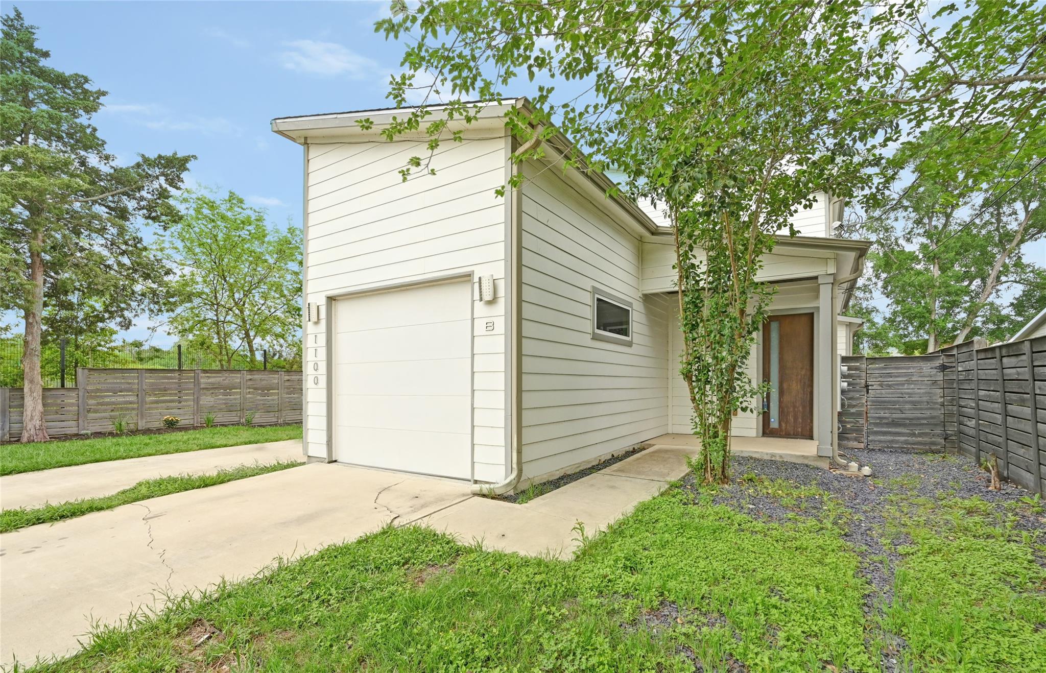 1100 Saucedo St #b Property Photo 1