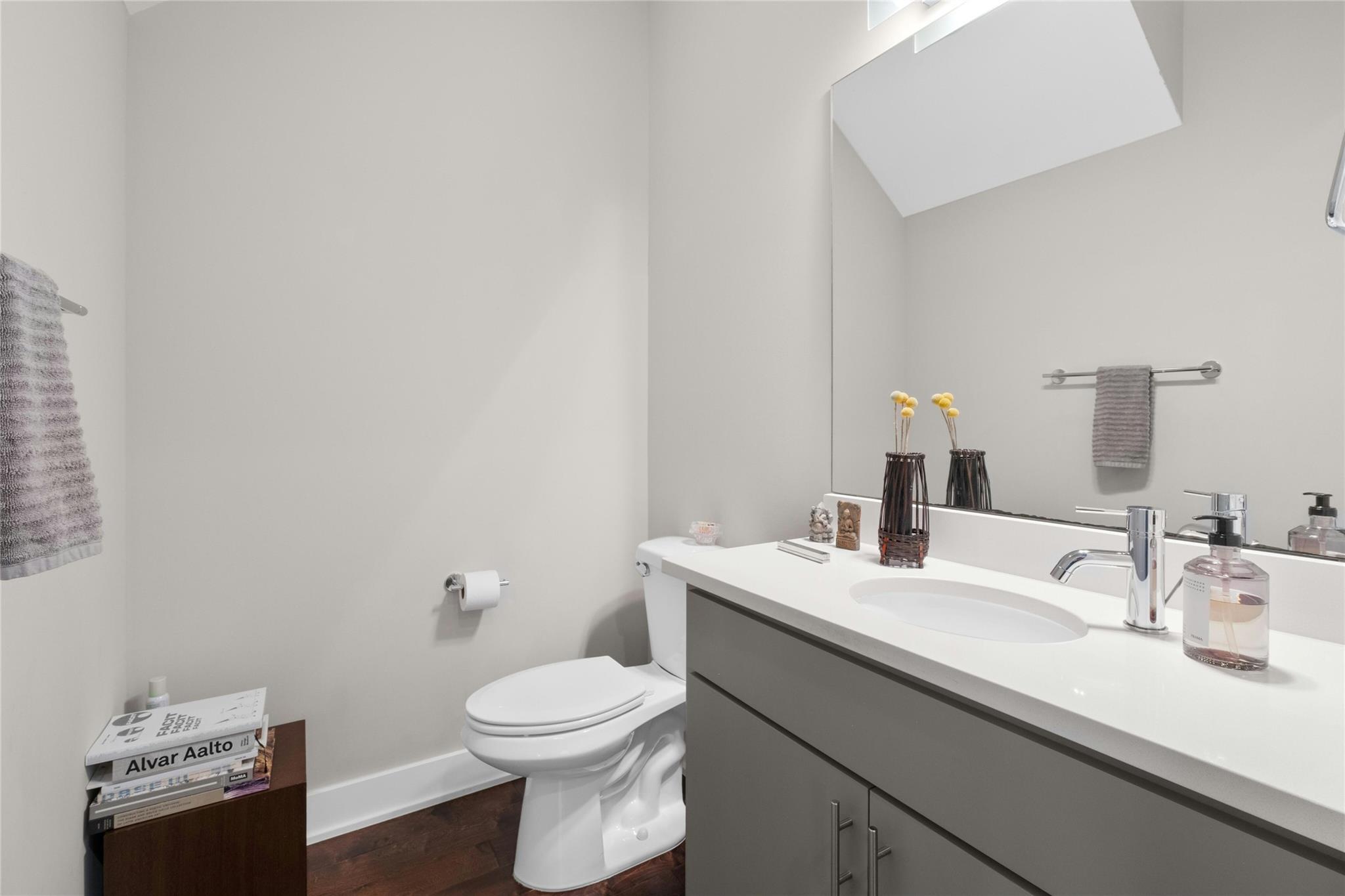 1100 Saucedo St #b Property Photo 10