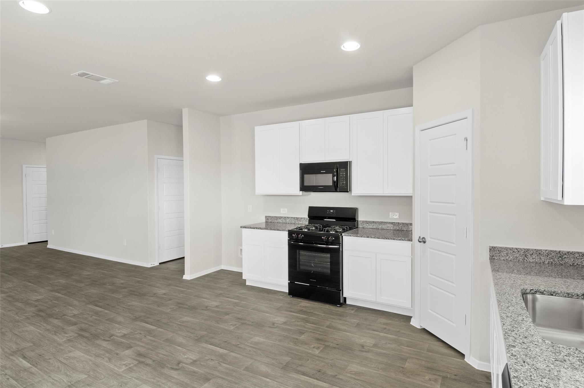 256 Estallo Way Property Photo 20