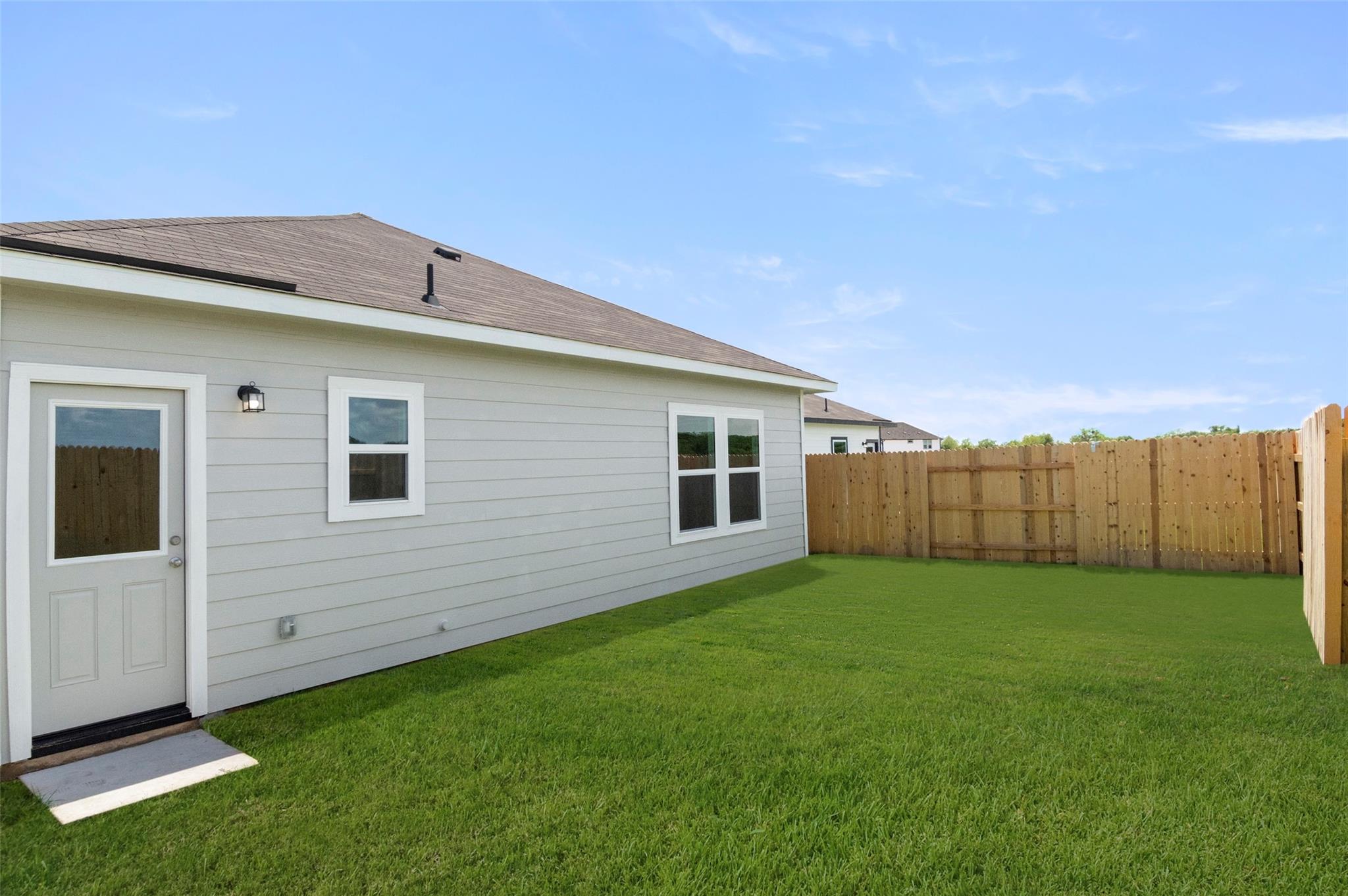 256 Estallo Way Property Photo 32