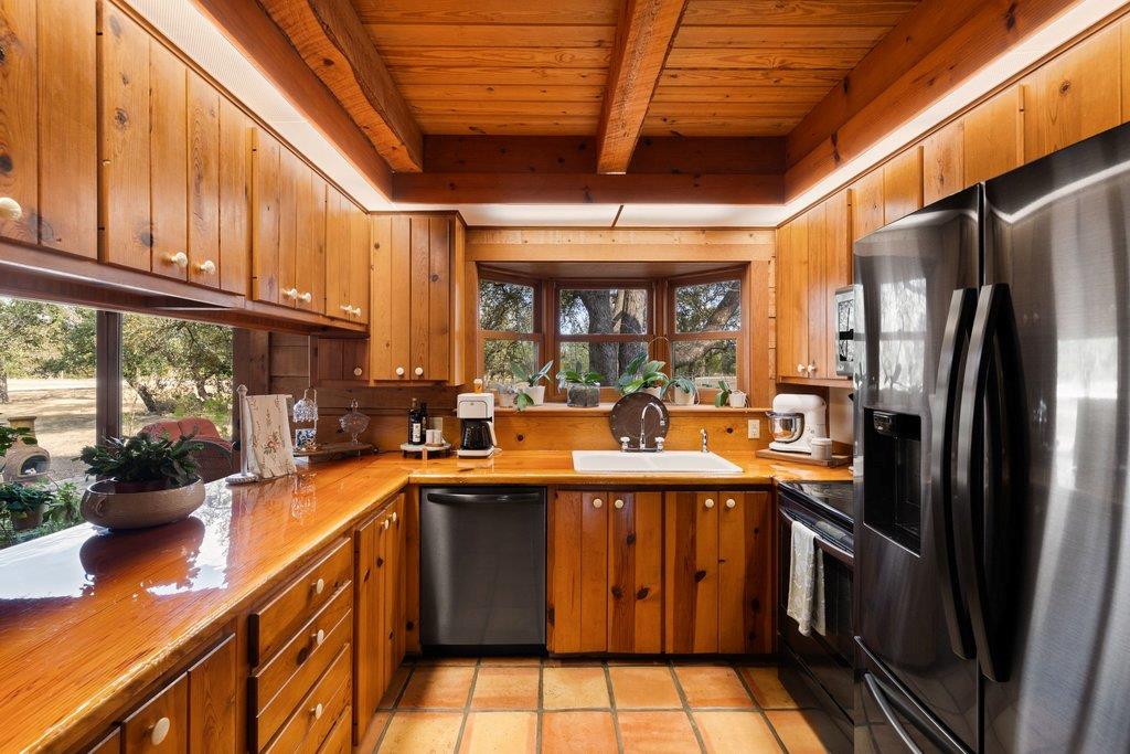 700 Ledgerock Rd Property Photo 12