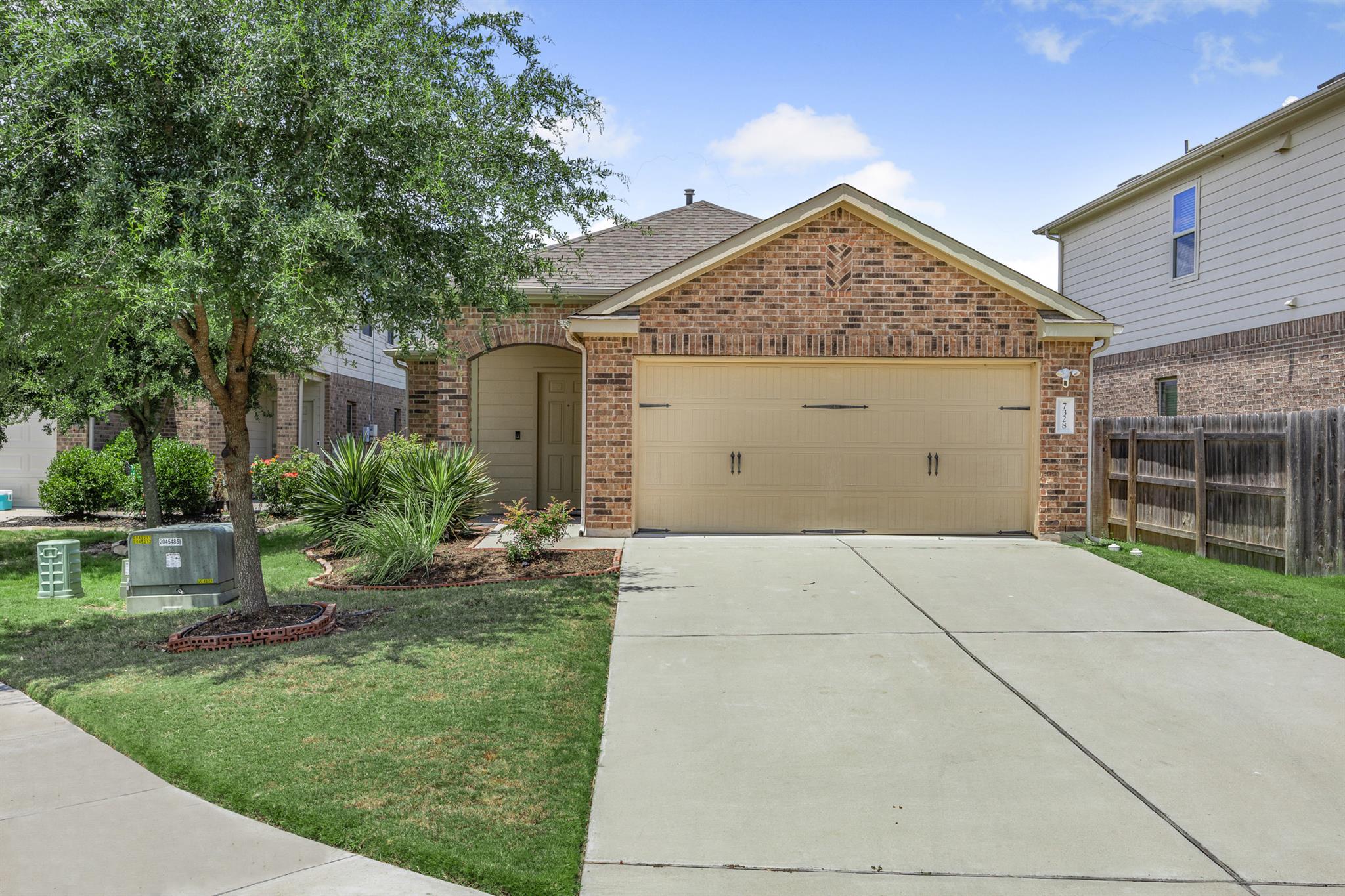 7328 Dungarees Way Property Photo 1