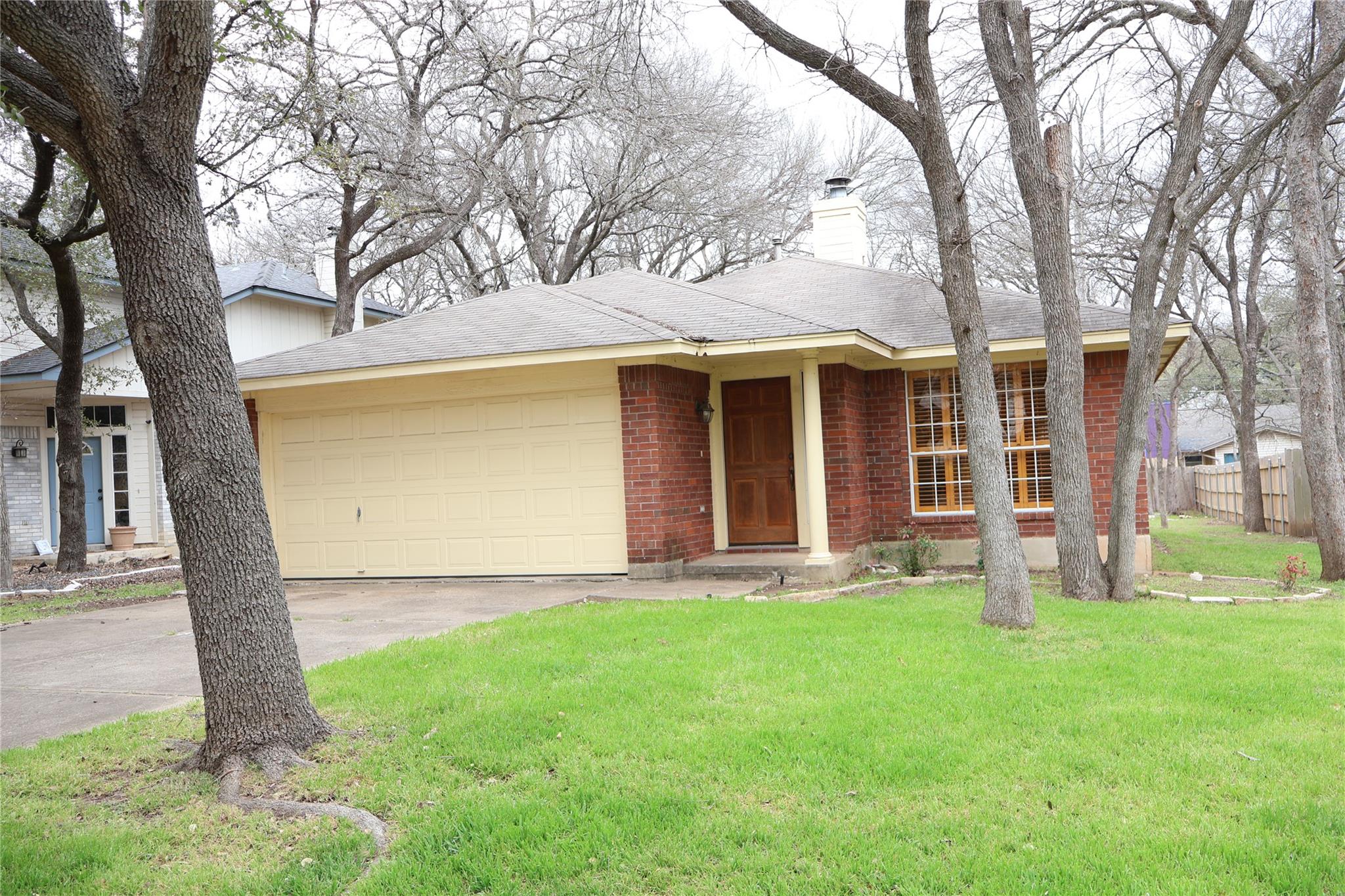 9317 Sanford Dr Property Photo