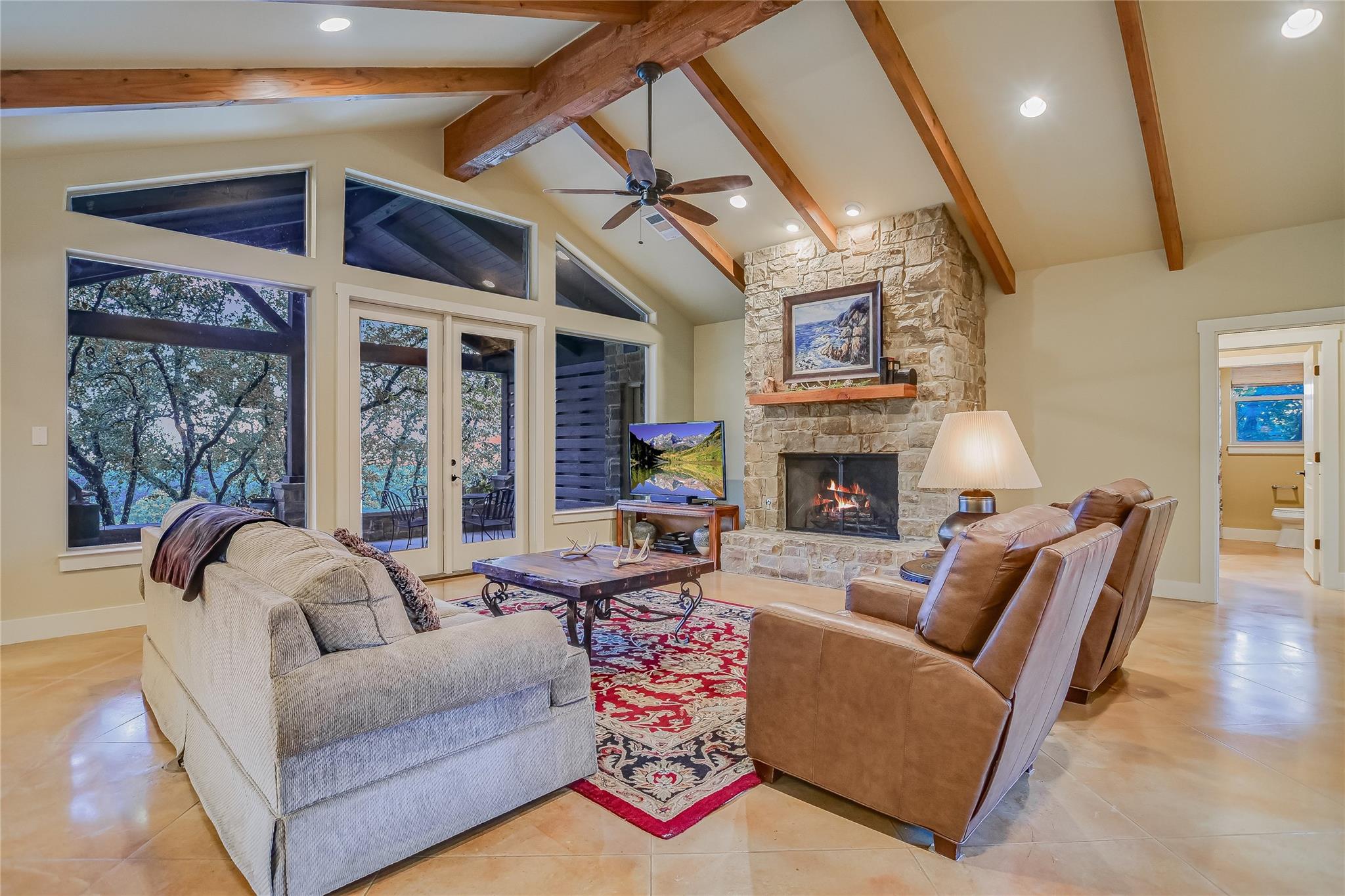 2551 Wolf Creek Ranch Rd Property Photo 4