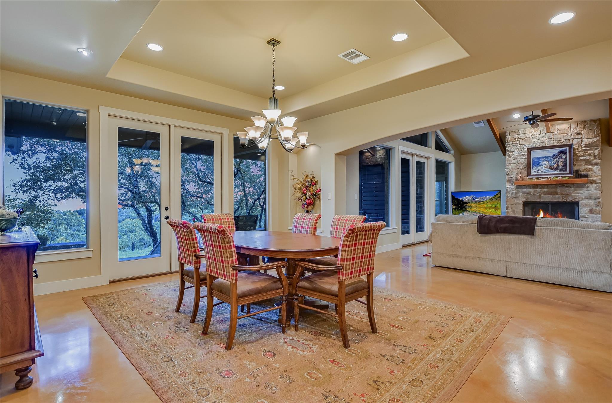 2551 Wolf Creek Ranch Rd Property Photo 12