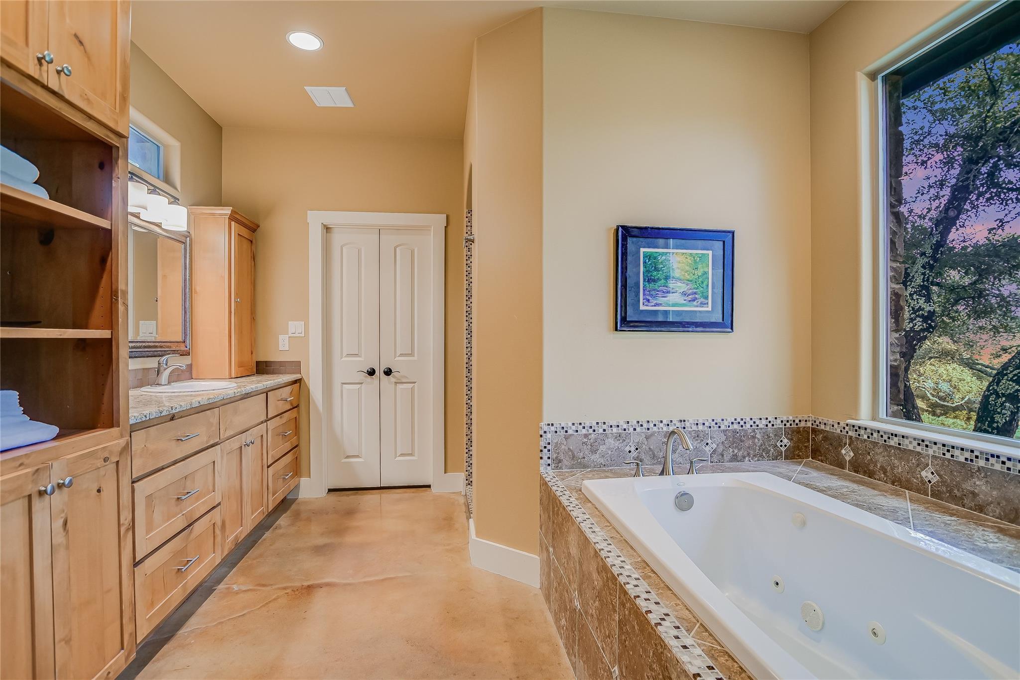 2551 Wolf Creek Ranch Rd Property Photo 14