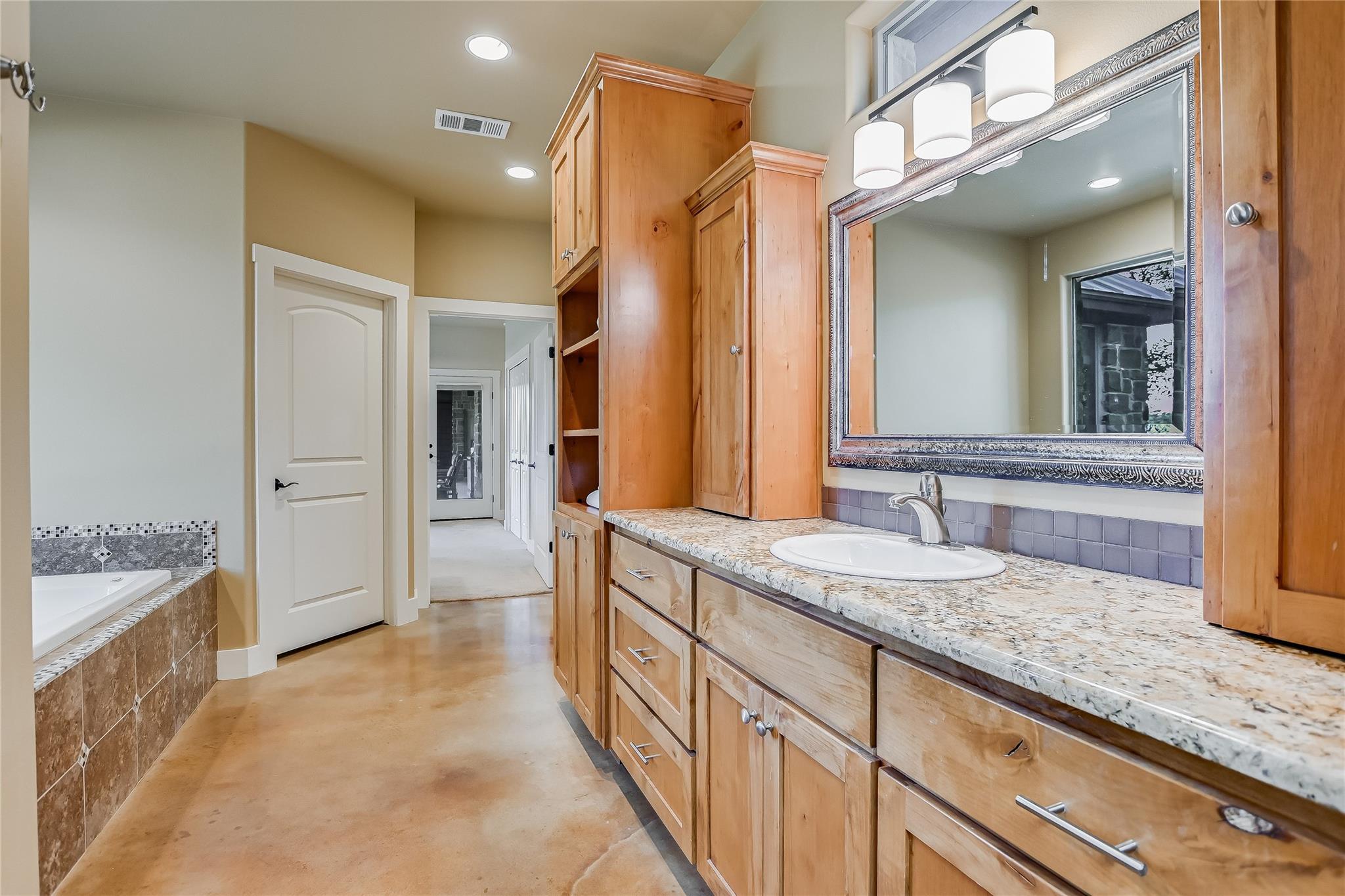 2551 Wolf Creek Ranch Rd Property Photo 15