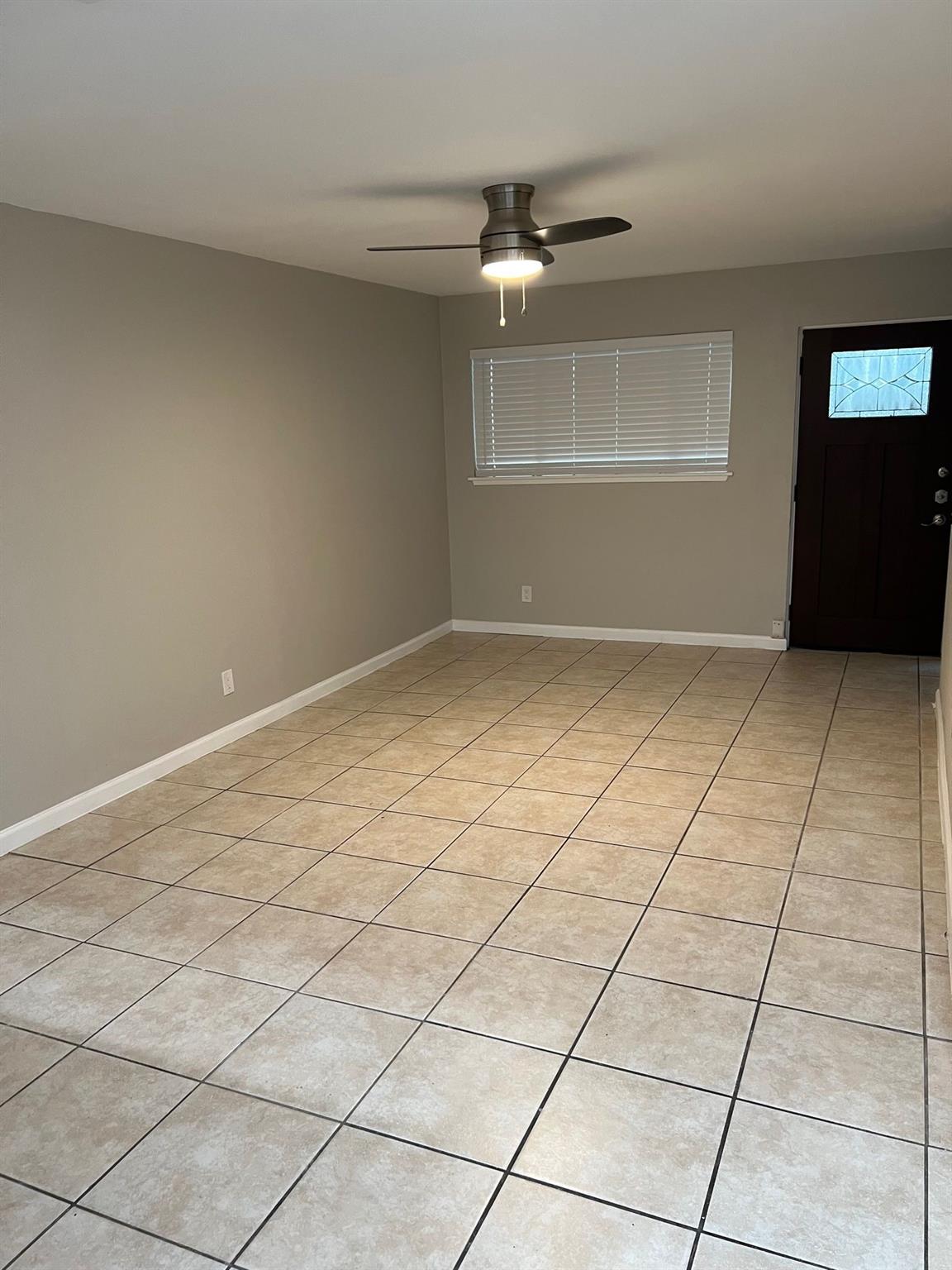 2413 Leon St #103 Property Photo 3
