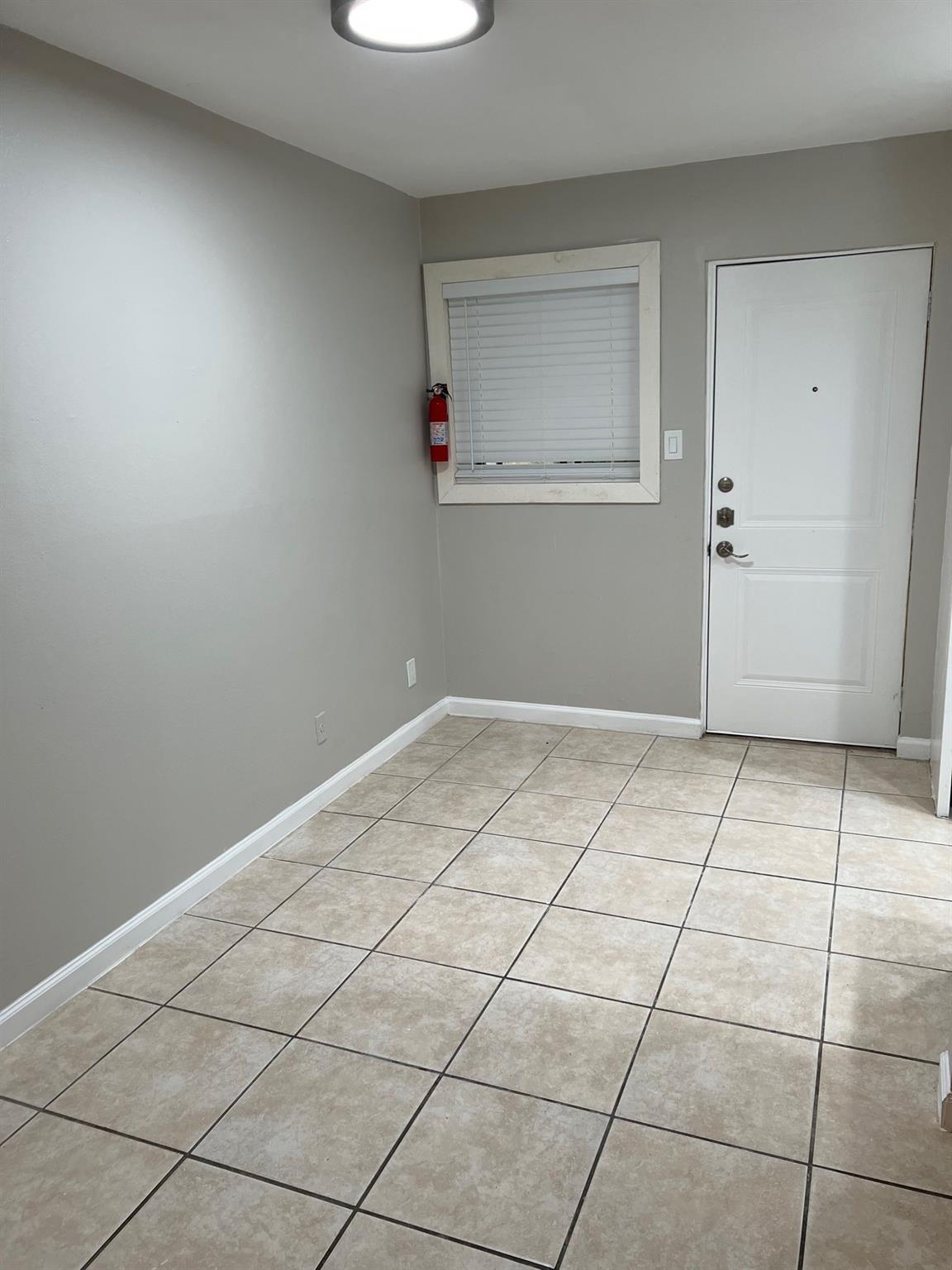 2413 Leon St #103 Property Photo 8