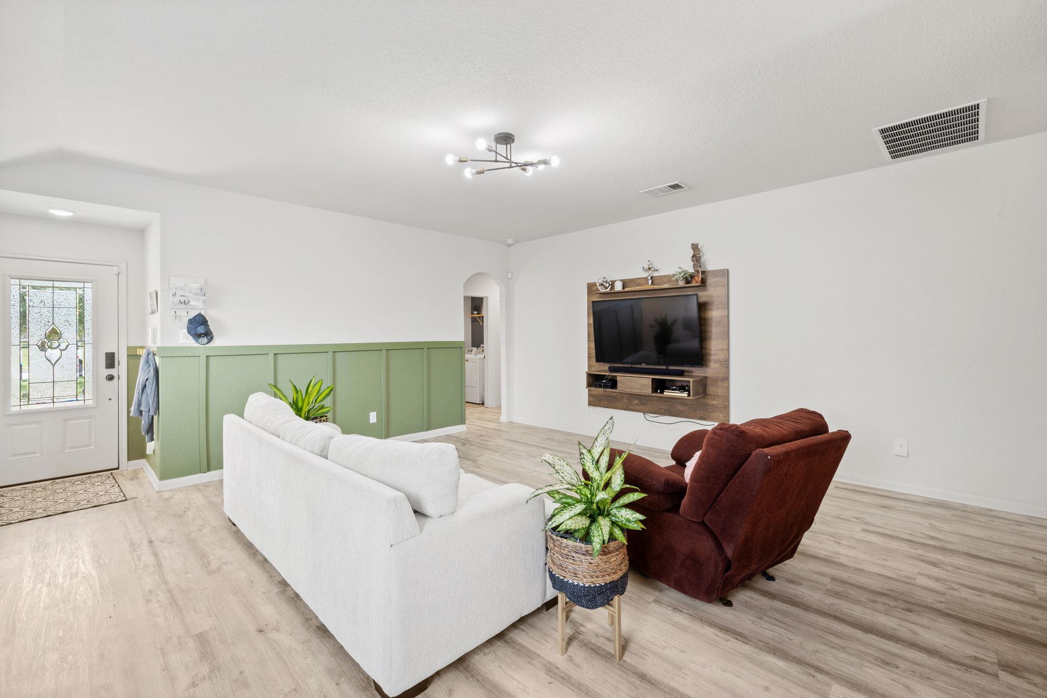 19920 Woodrow Wilson St Property Photo 2