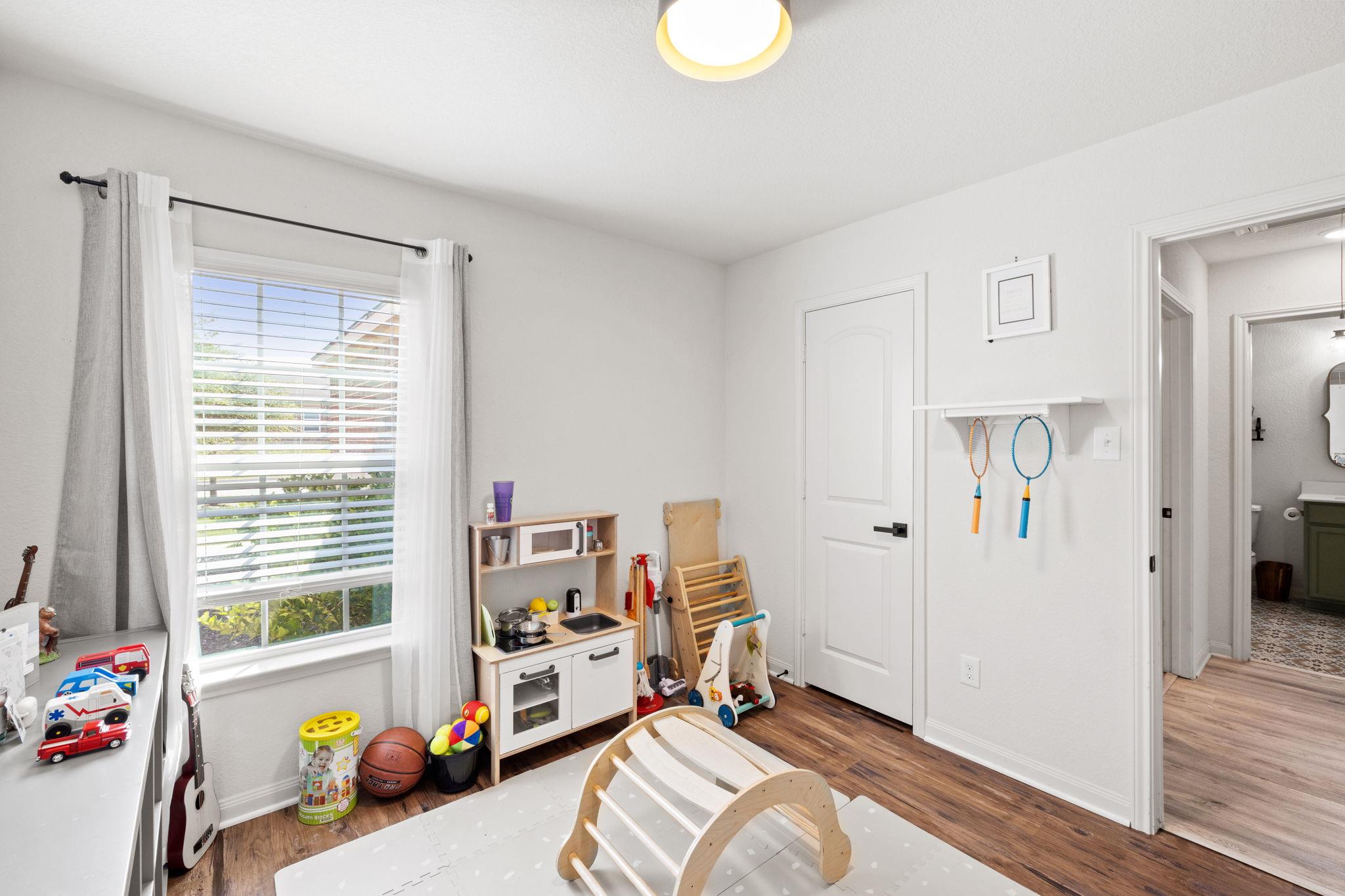 19920 Woodrow Wilson St Property Photo 21