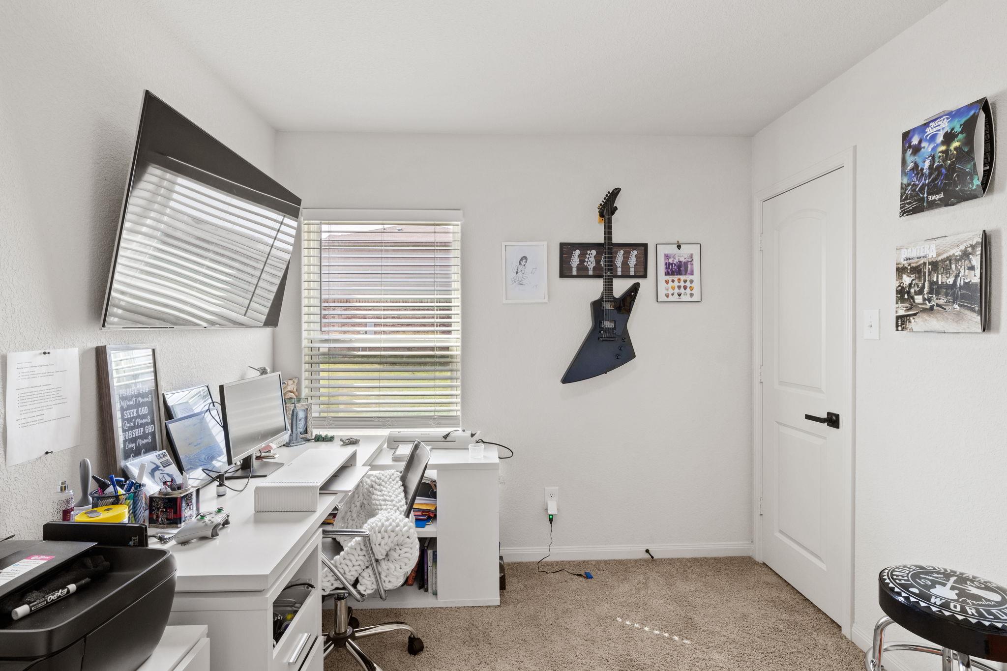 19920 Woodrow Wilson St Property Photo 27