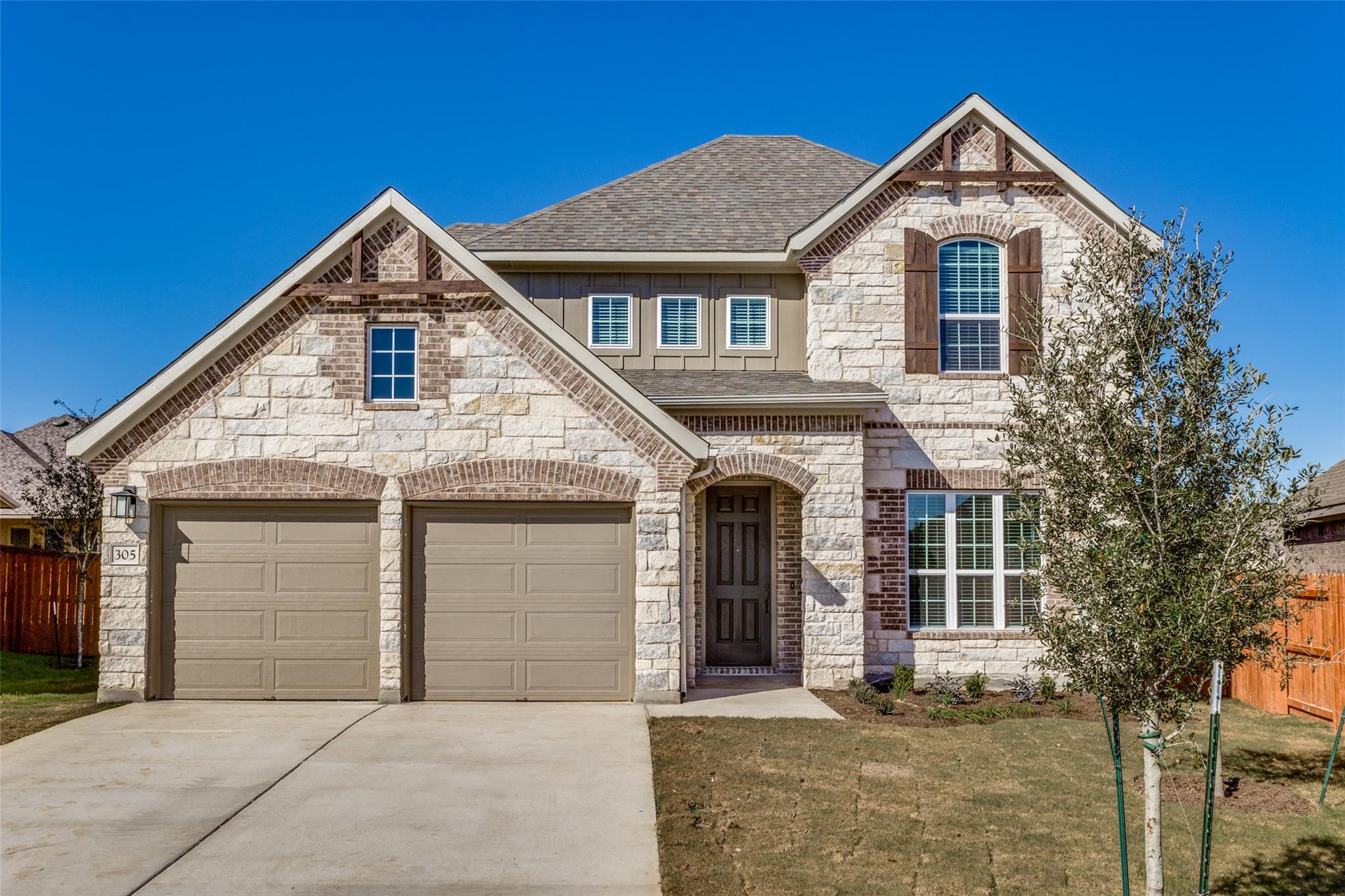 305 Barrel Bnd Property Photo 1