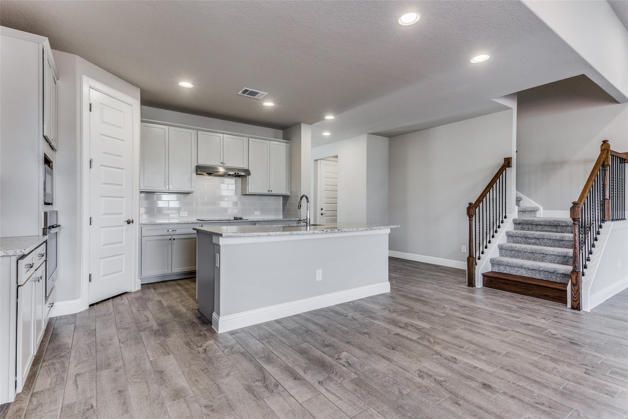 305 Barrel Bnd Property Photo 6