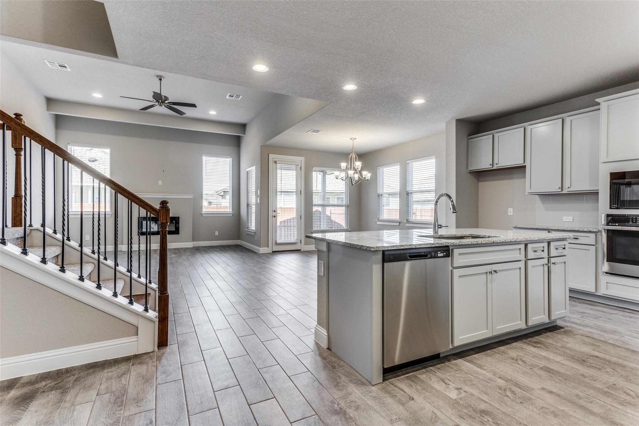 305 Barrel Bnd Property Photo 8
