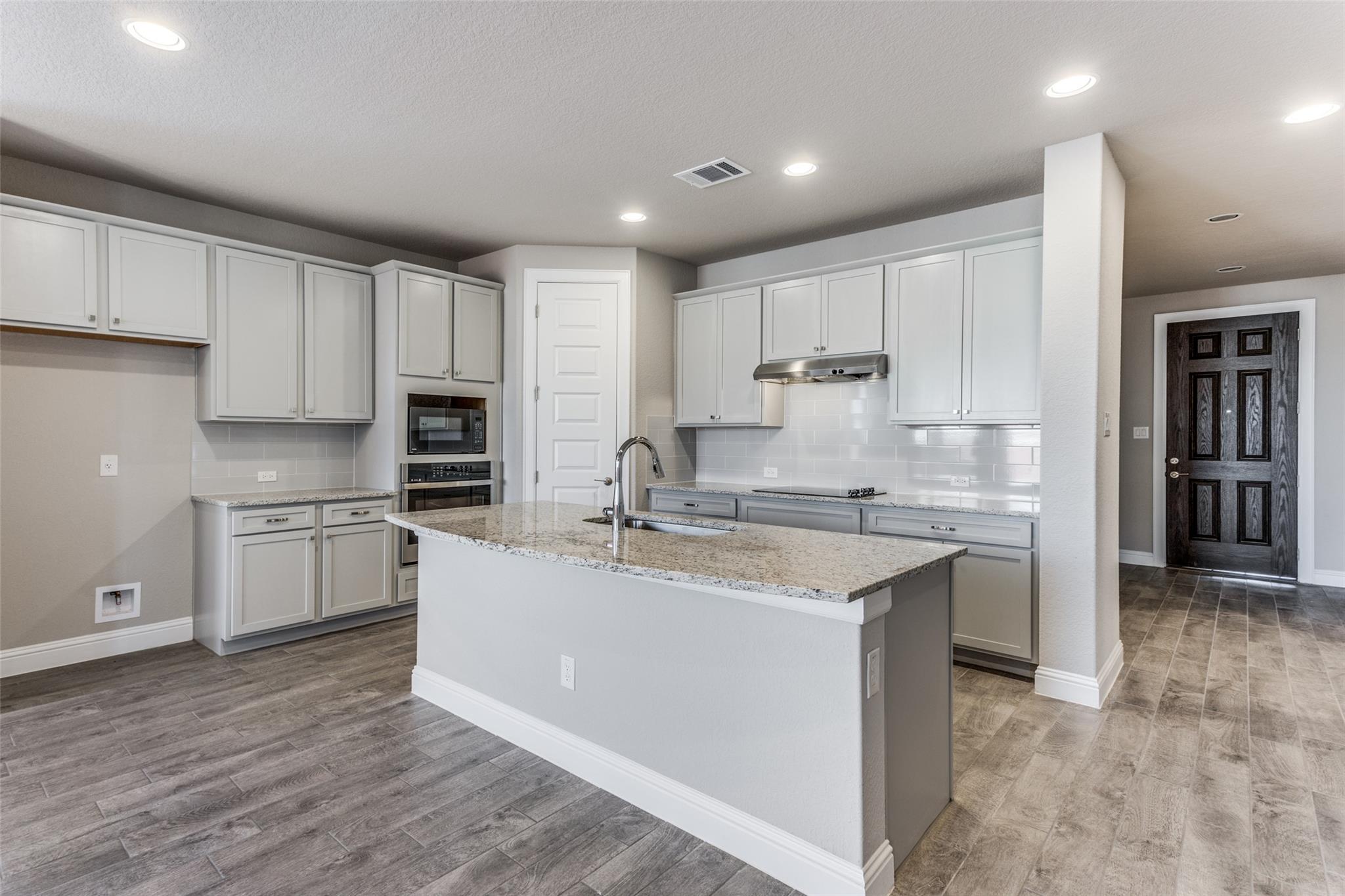 305 Barrel Bnd Property Photo 9