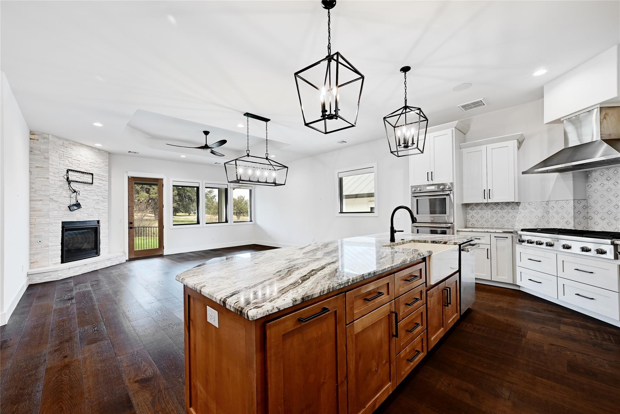 1928 Art Adams Way Property Photo 11