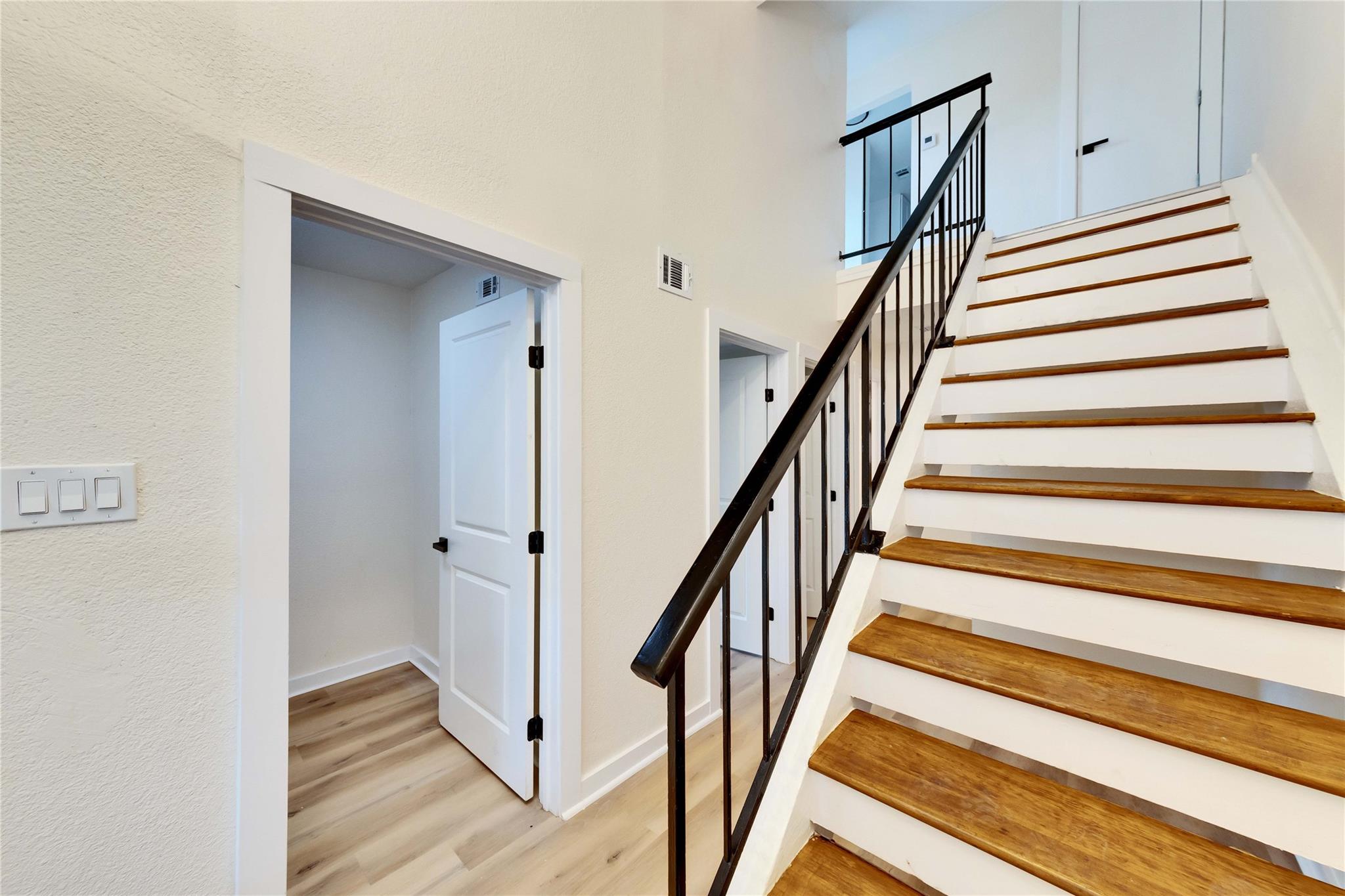 1905 Woodland Ave #a Property Photo 6