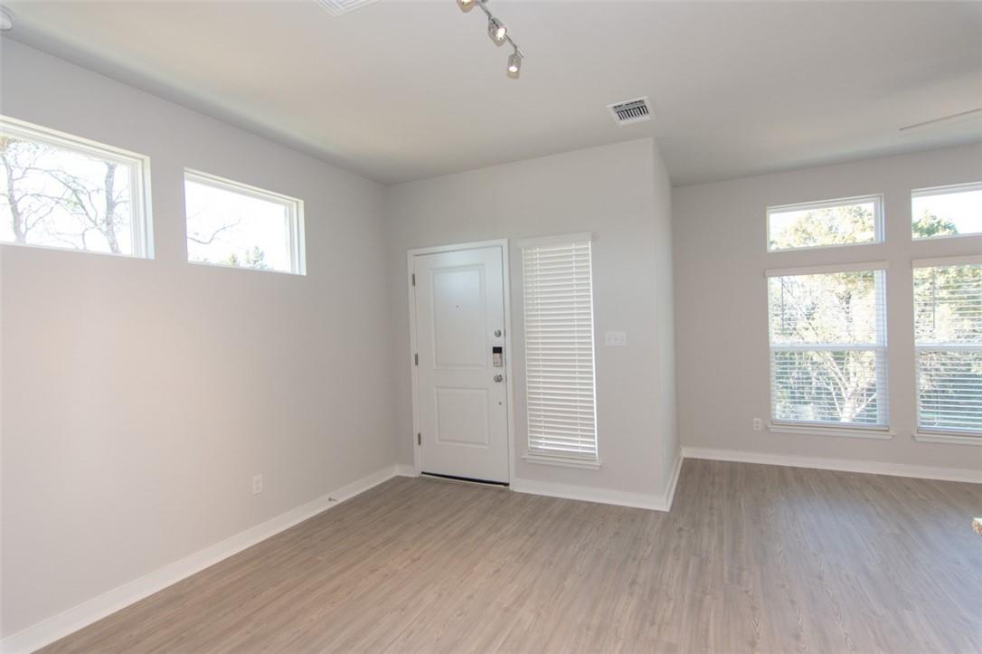 605 W South St #431 Property Photo 9