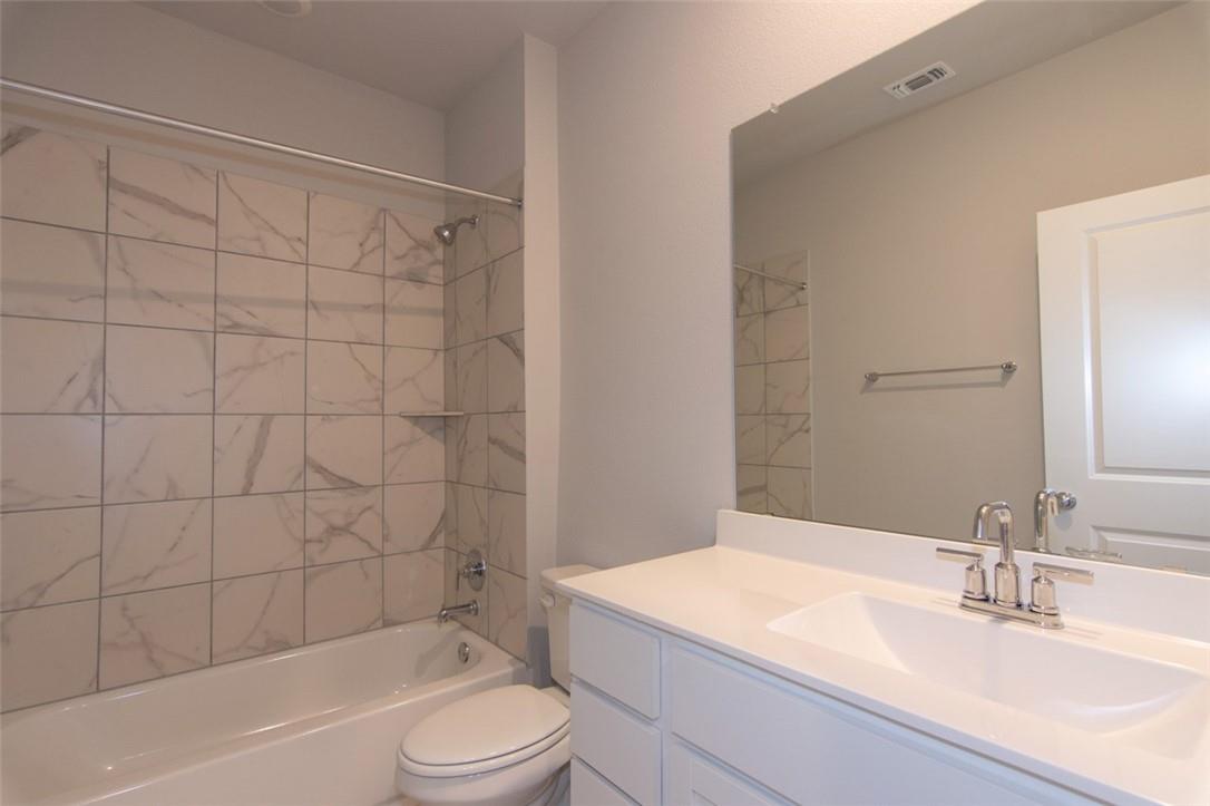 605 W South St #431 Property Photo 27