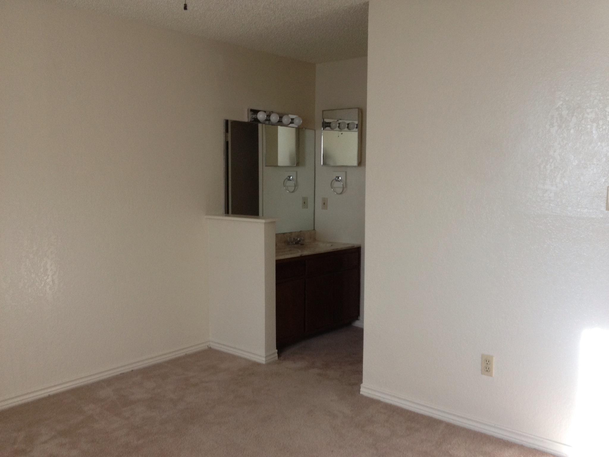 232 Craddock Ave Property Photo 4