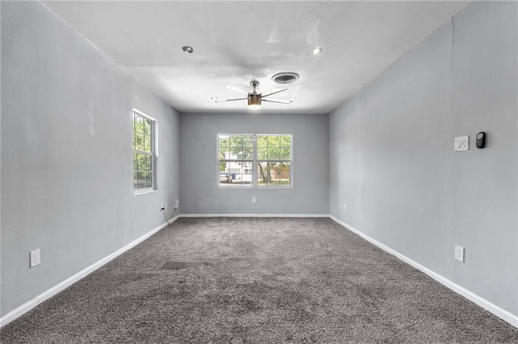 2105 Fortview Rd Property Photo 22