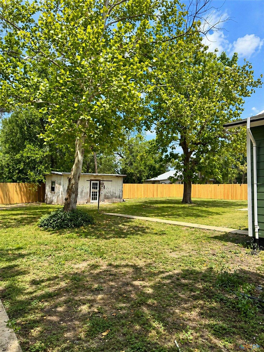 223 Nw Front St Property Photo 32