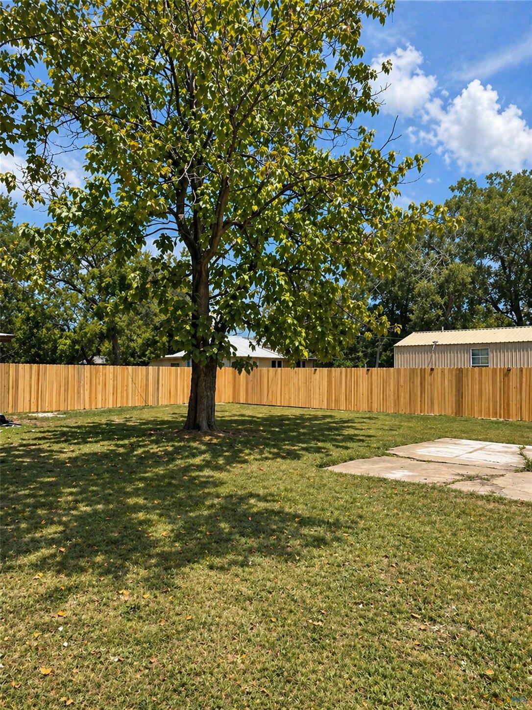 223 Nw Front St Property Photo 33