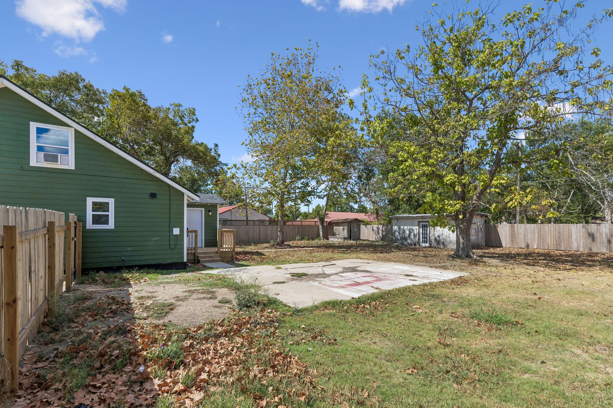 223 Nw Front St Property Photo 36