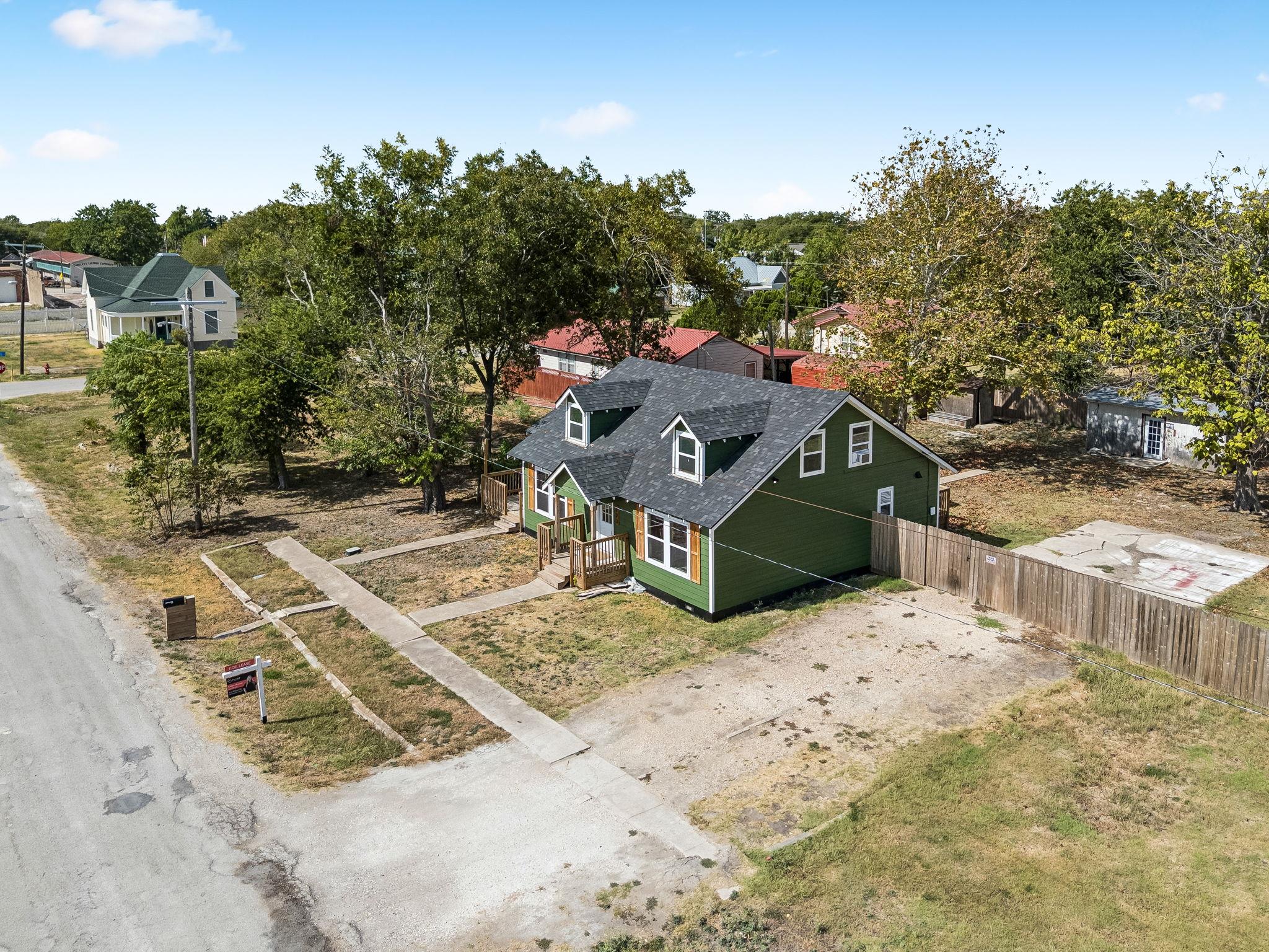 223 Nw Front St Property Photo 37