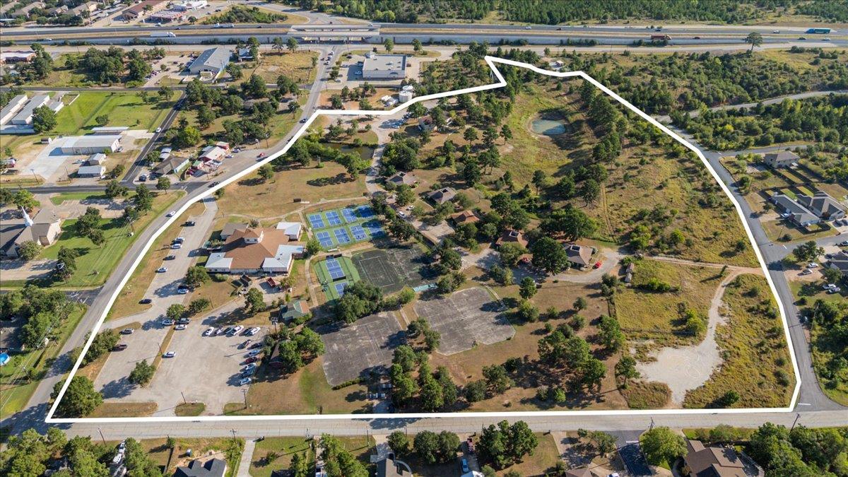 141 Tahitian Dr Property Photo 2
