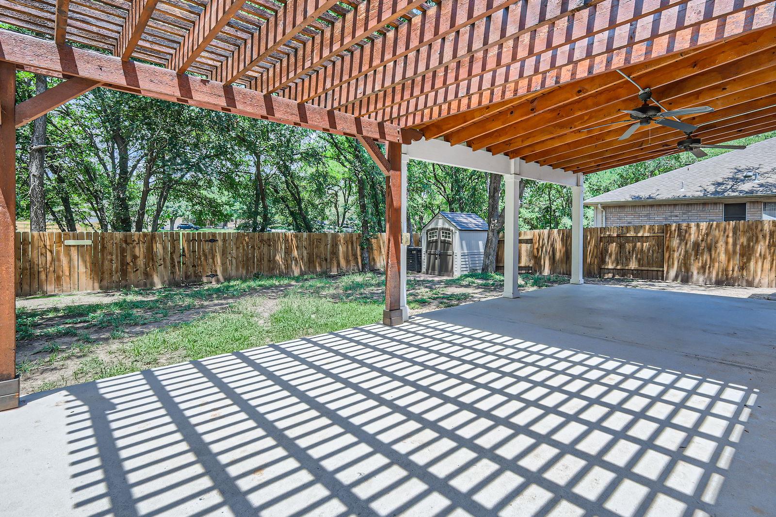 2708 Winding Brook Dr Property Photo 4