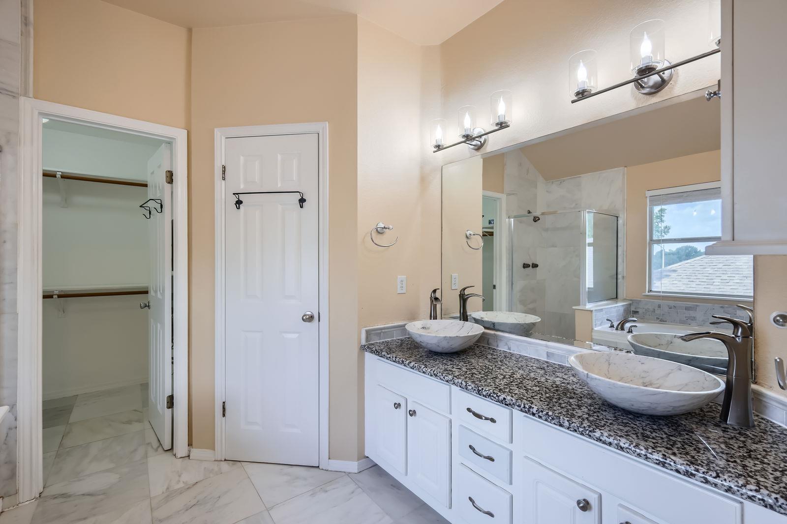 2708 Winding Brook Dr Property Photo 19