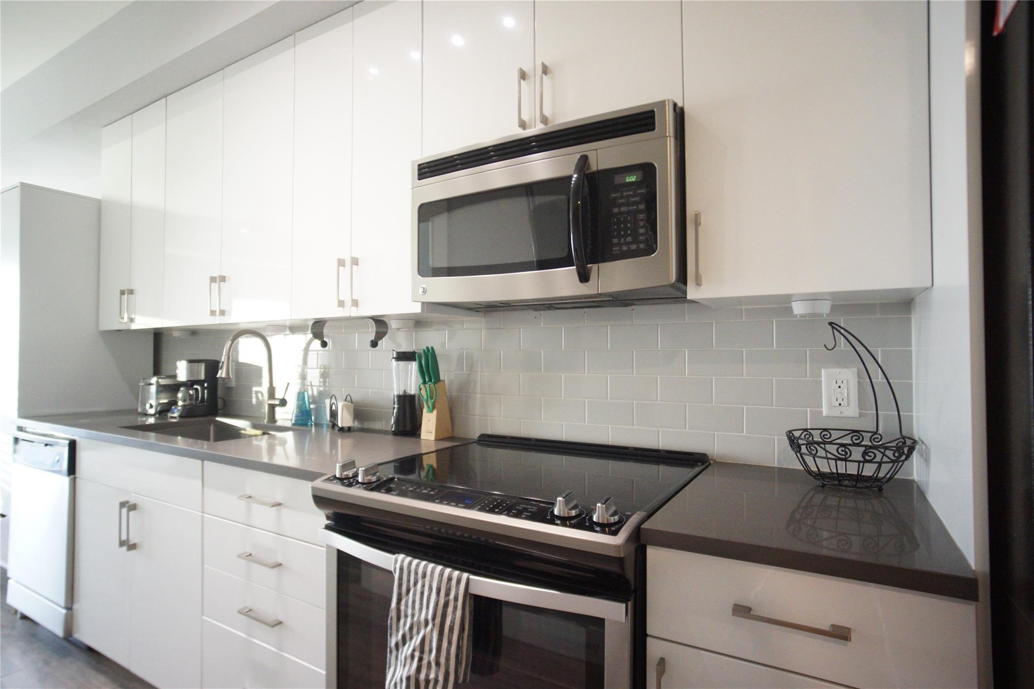 6444 Burnet Rd #305 Property Photo 2