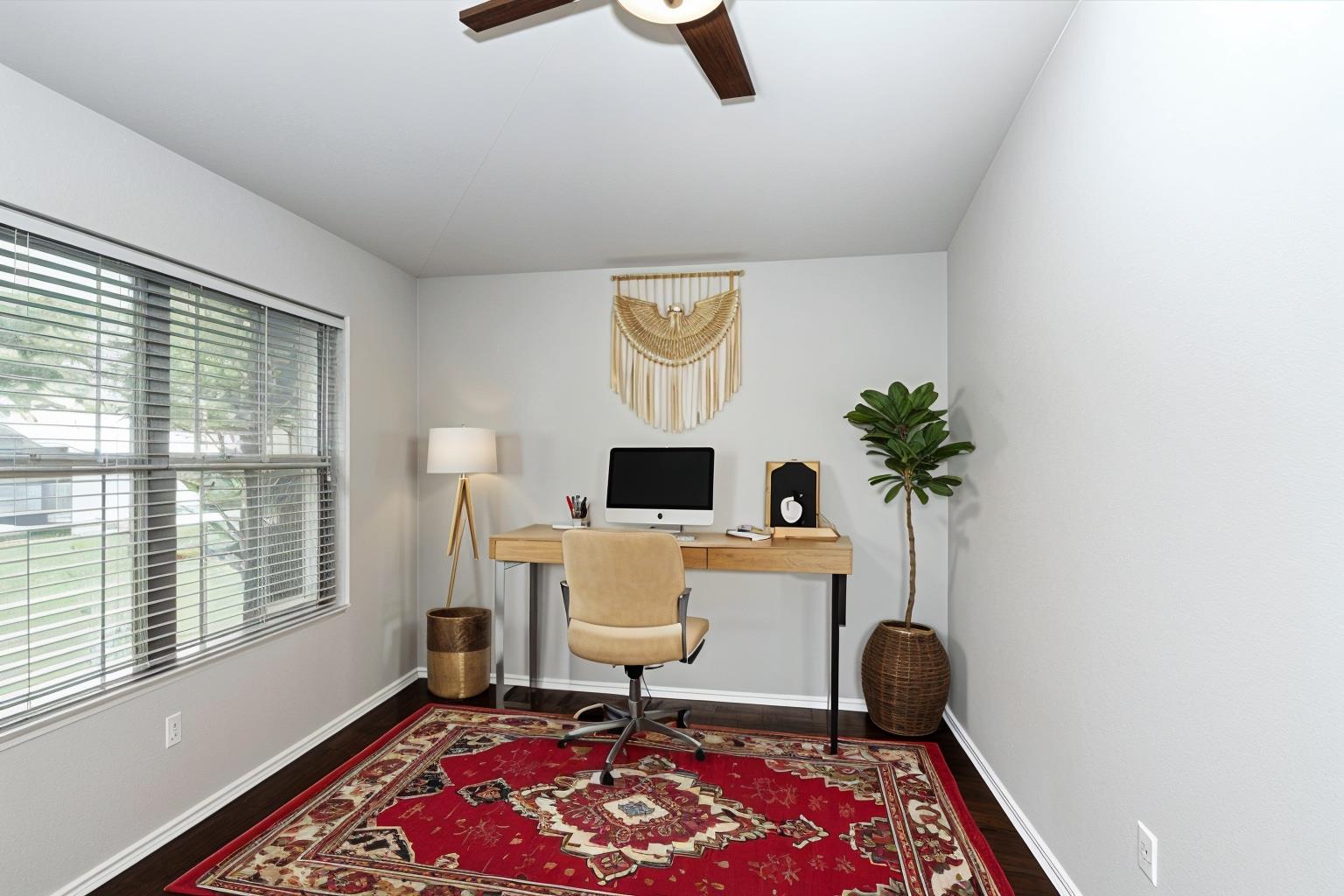 15628 Interlachen Dr Property Photo 3