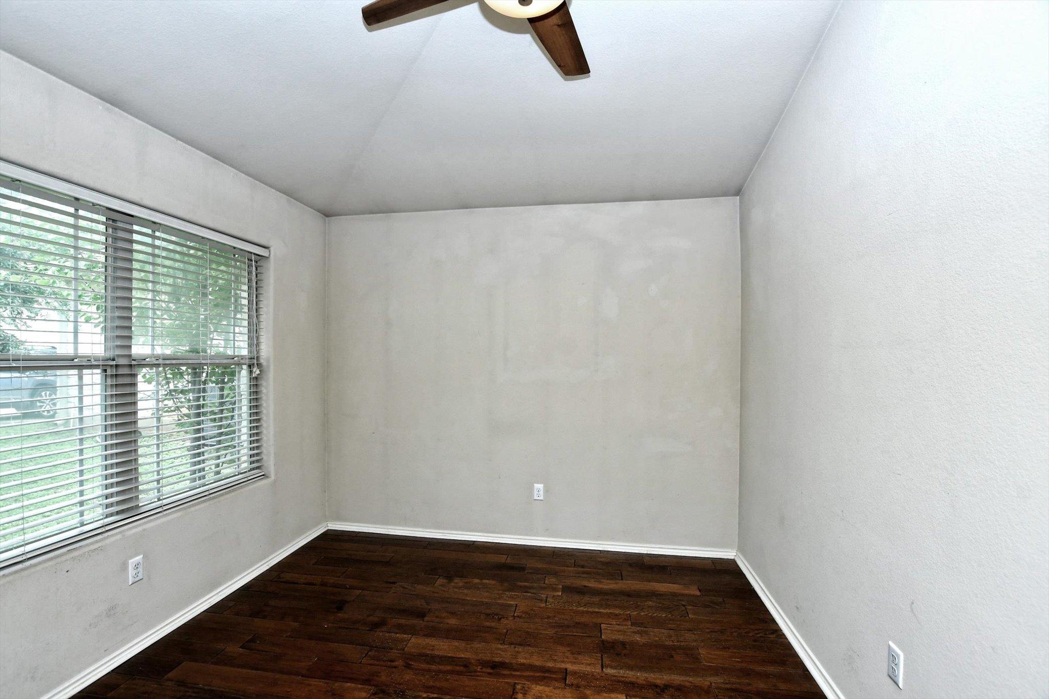 15628 Interlachen Dr Property Photo 10