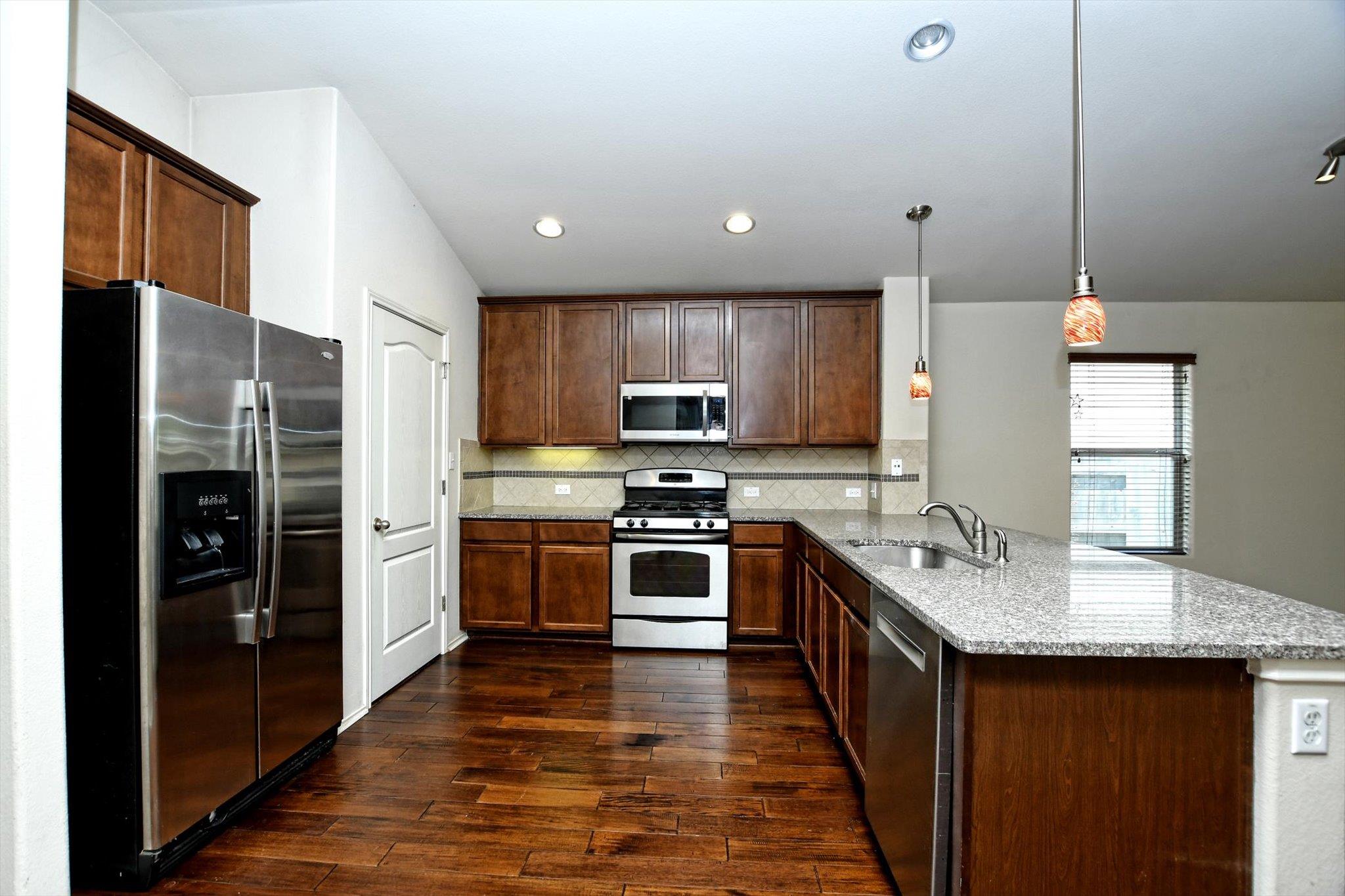 15628 Interlachen Dr Property Photo 11