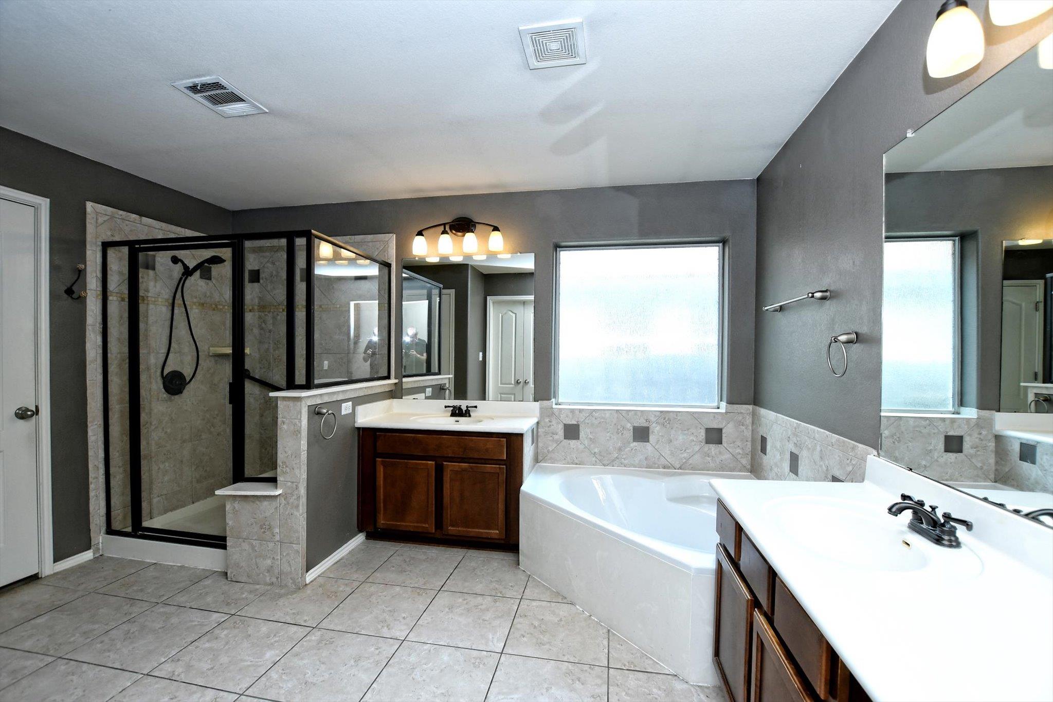 15628 Interlachen Dr Property Photo 20