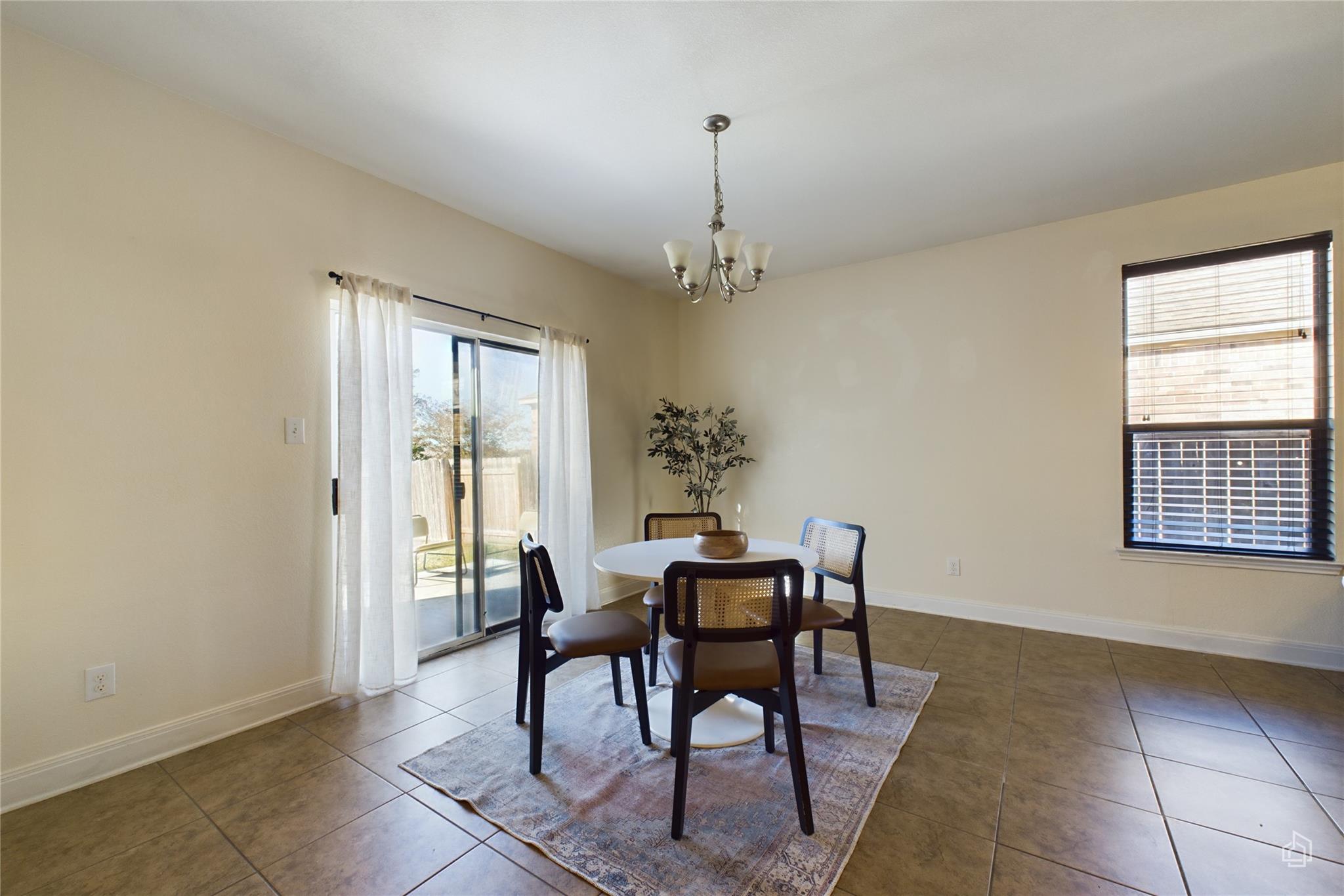 12013 Oaklynn Ct Property Photo 5