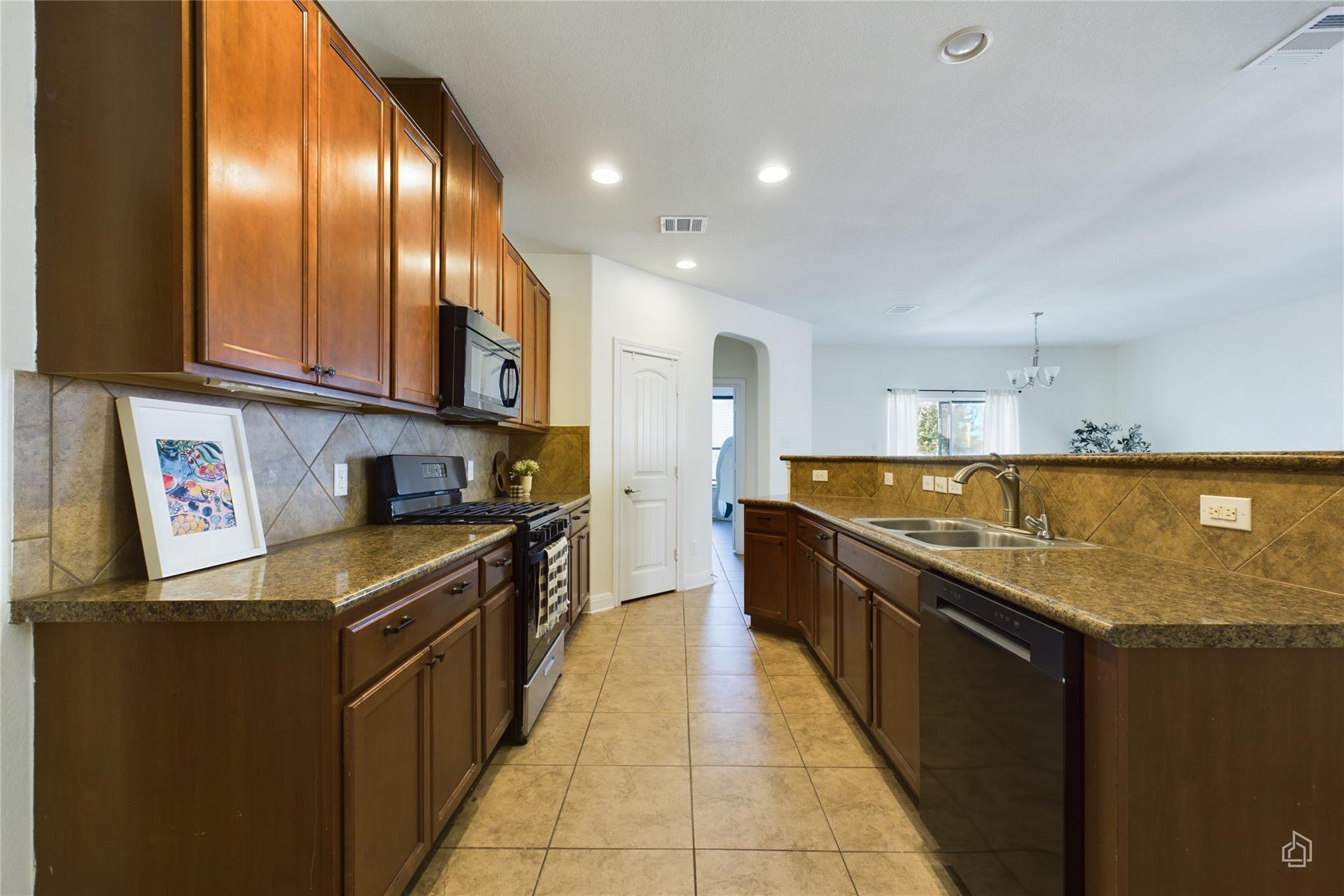 12013 Oaklynn Ct Property Photo 10